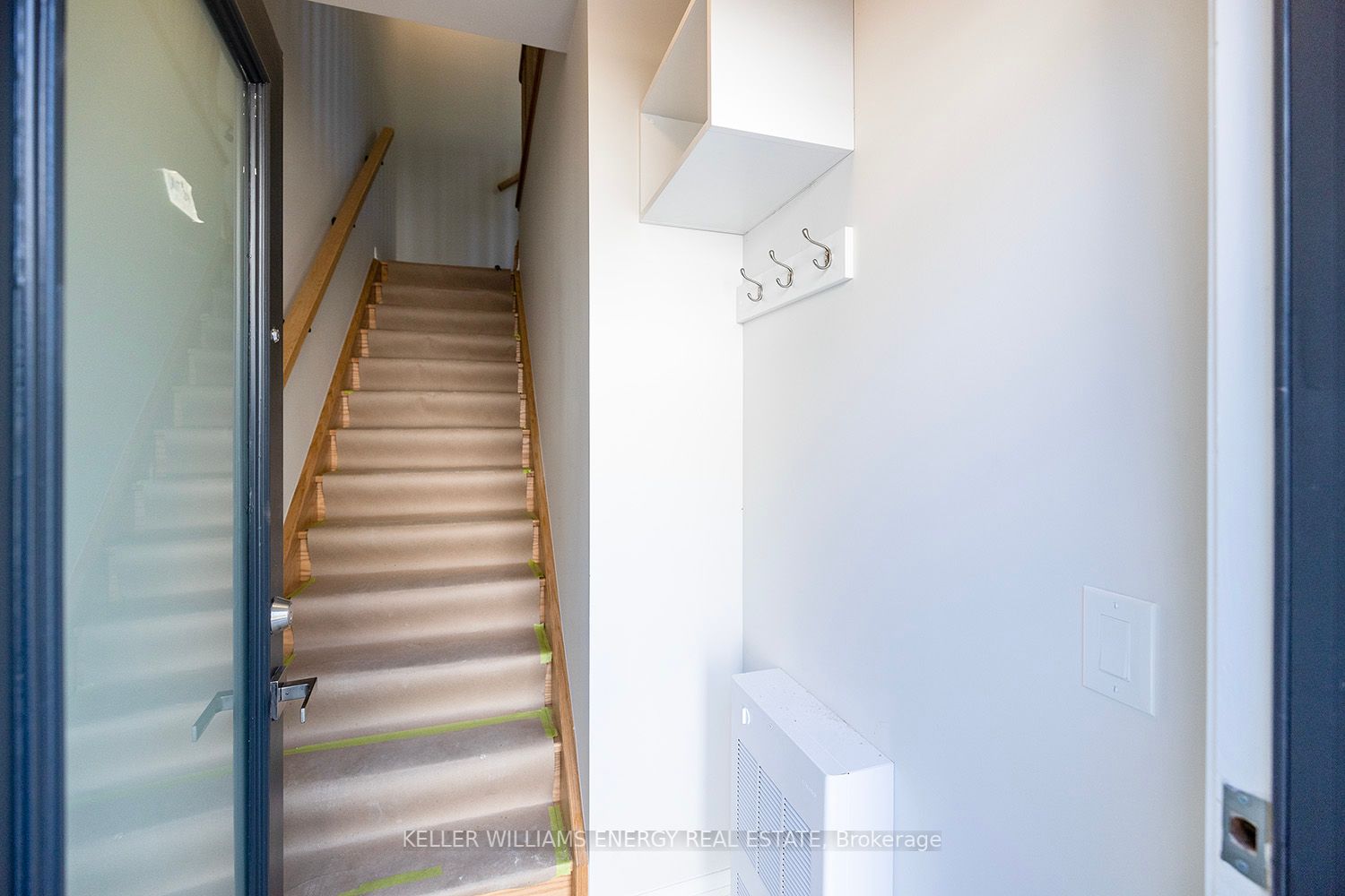 750 King St E, ##204