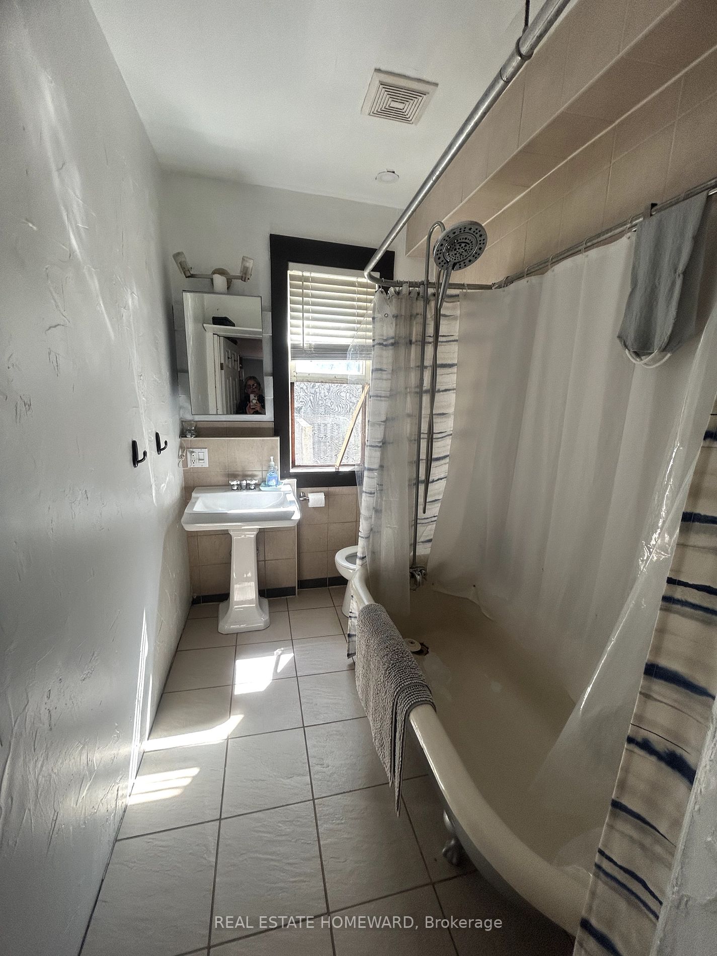 Listing E7000548 - Large Photo # 7