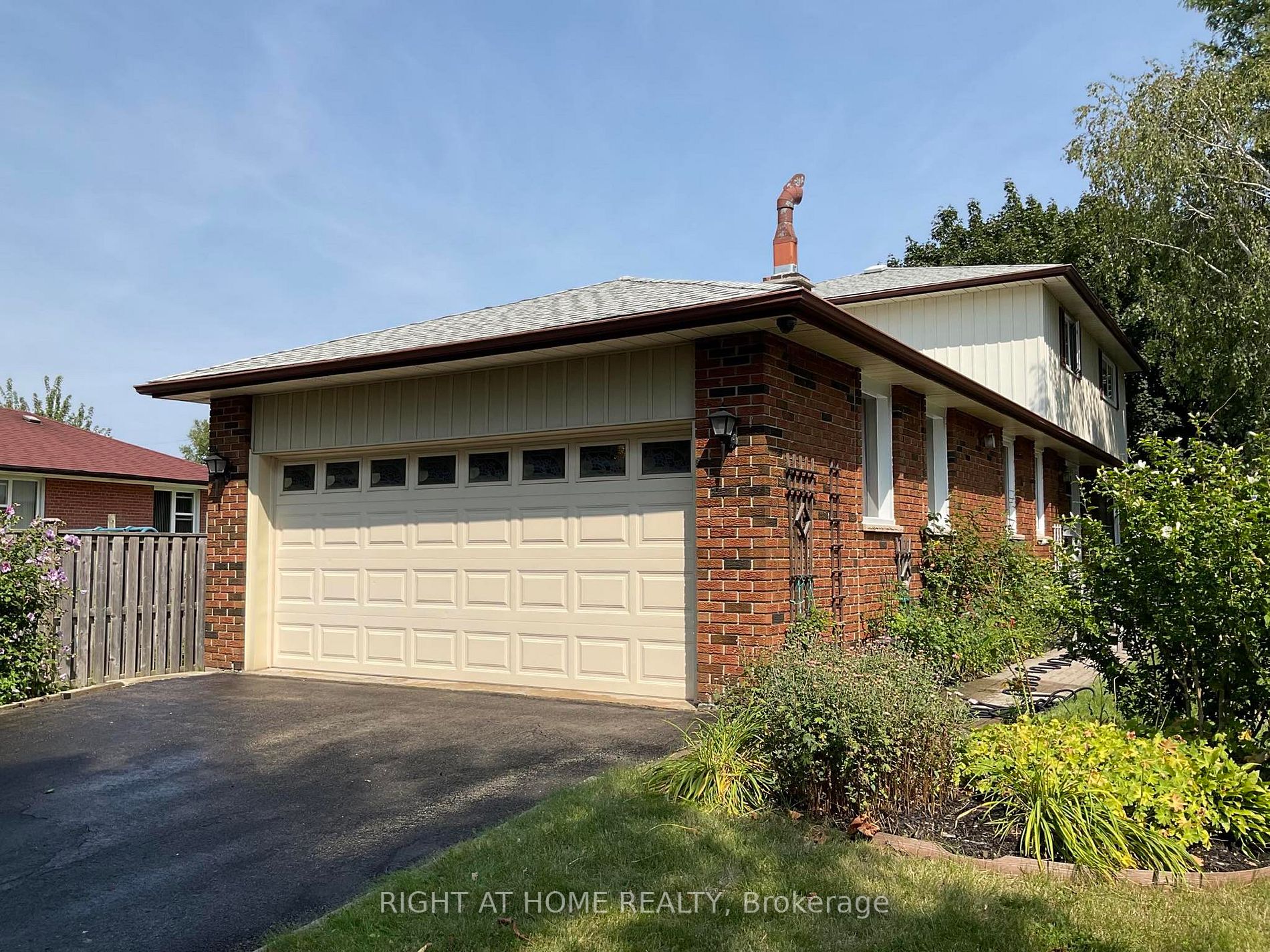 320 Trudelle St