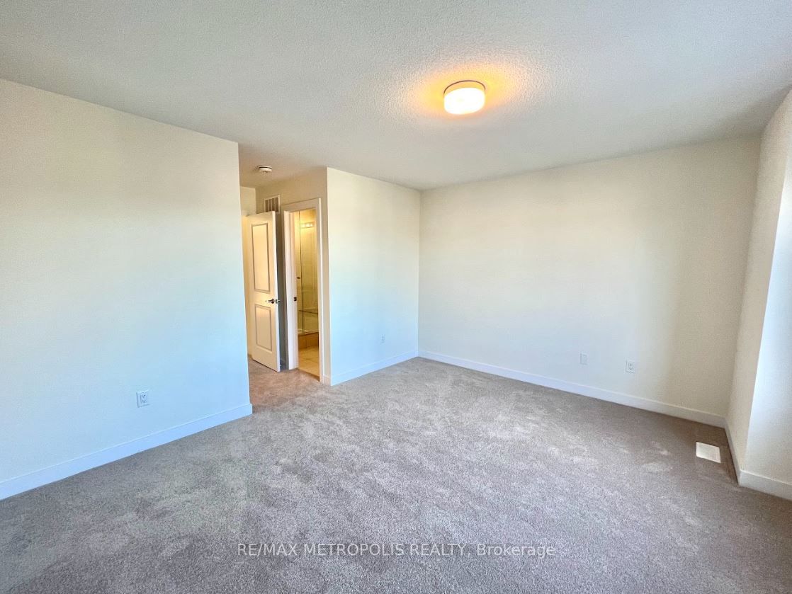 2606 Castlegate Crossing