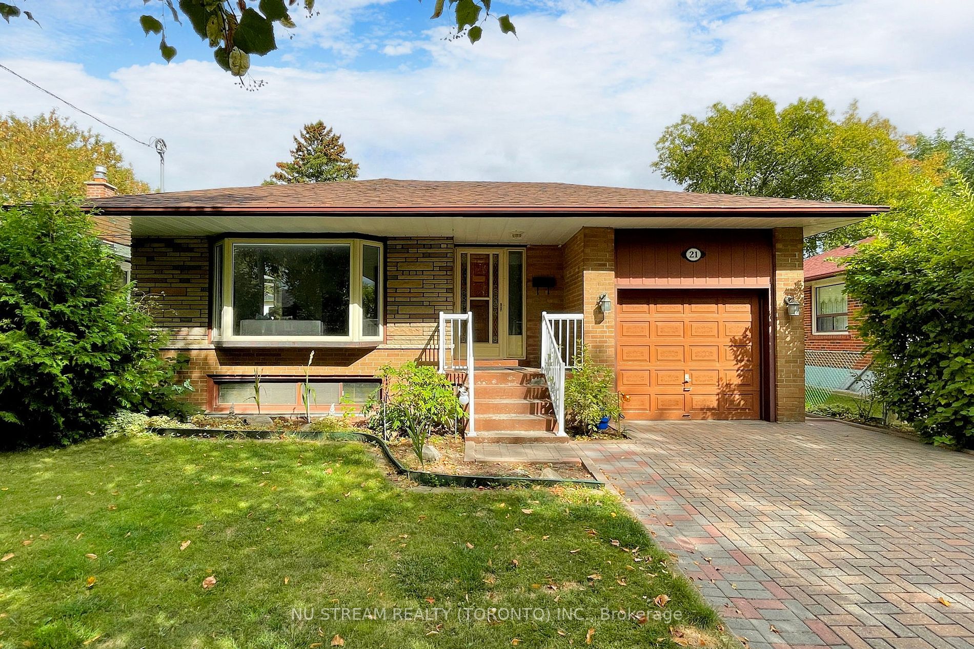 21 Packard Blvd