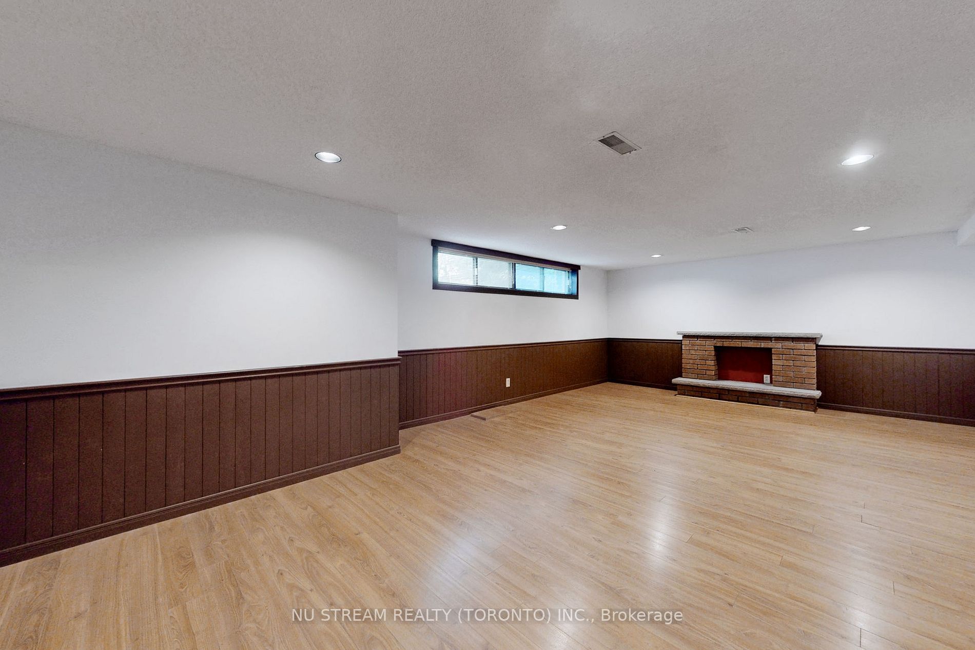 21 Packard Blvd