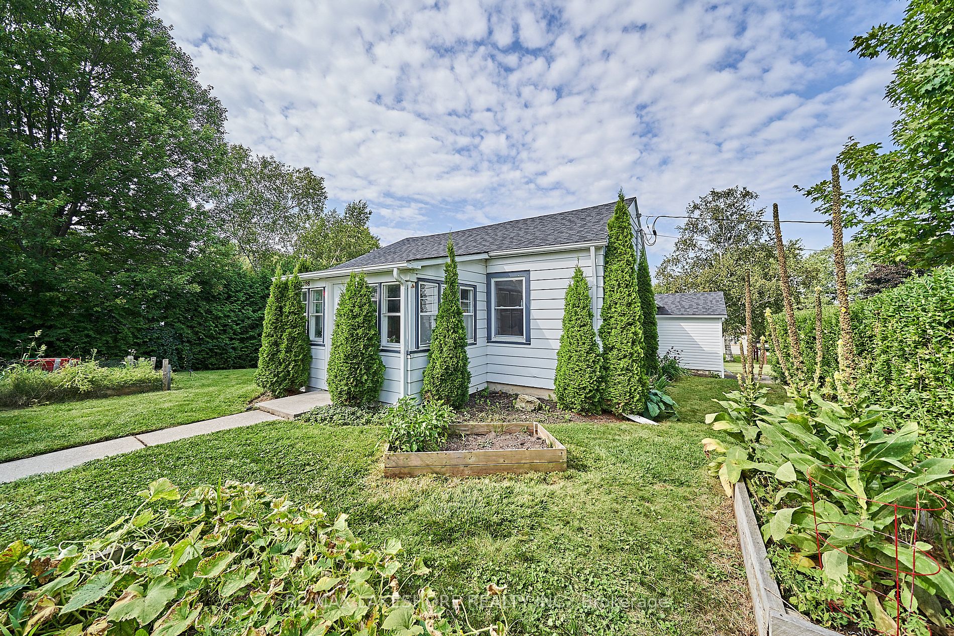1086 Church Street