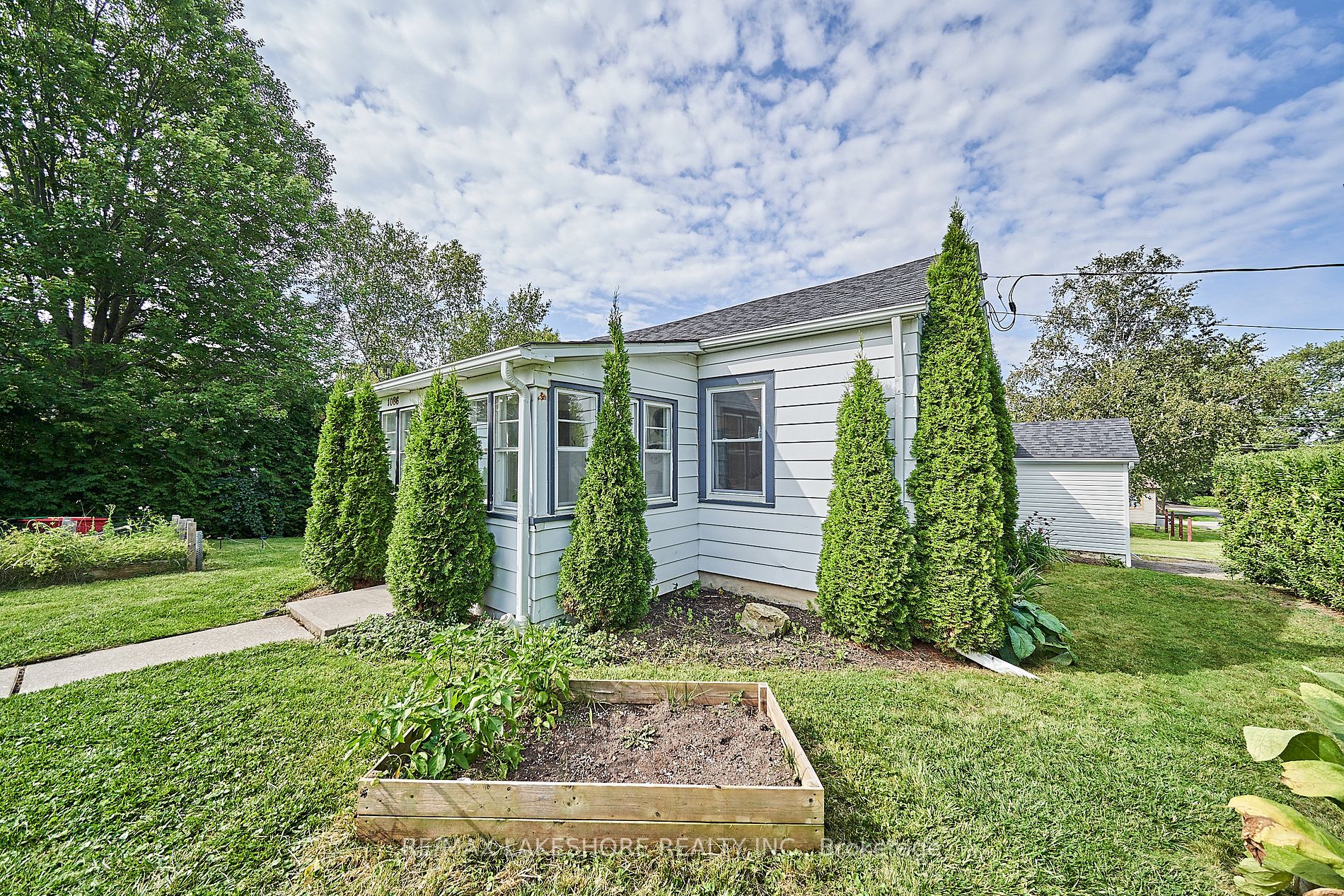 1086 Church Street