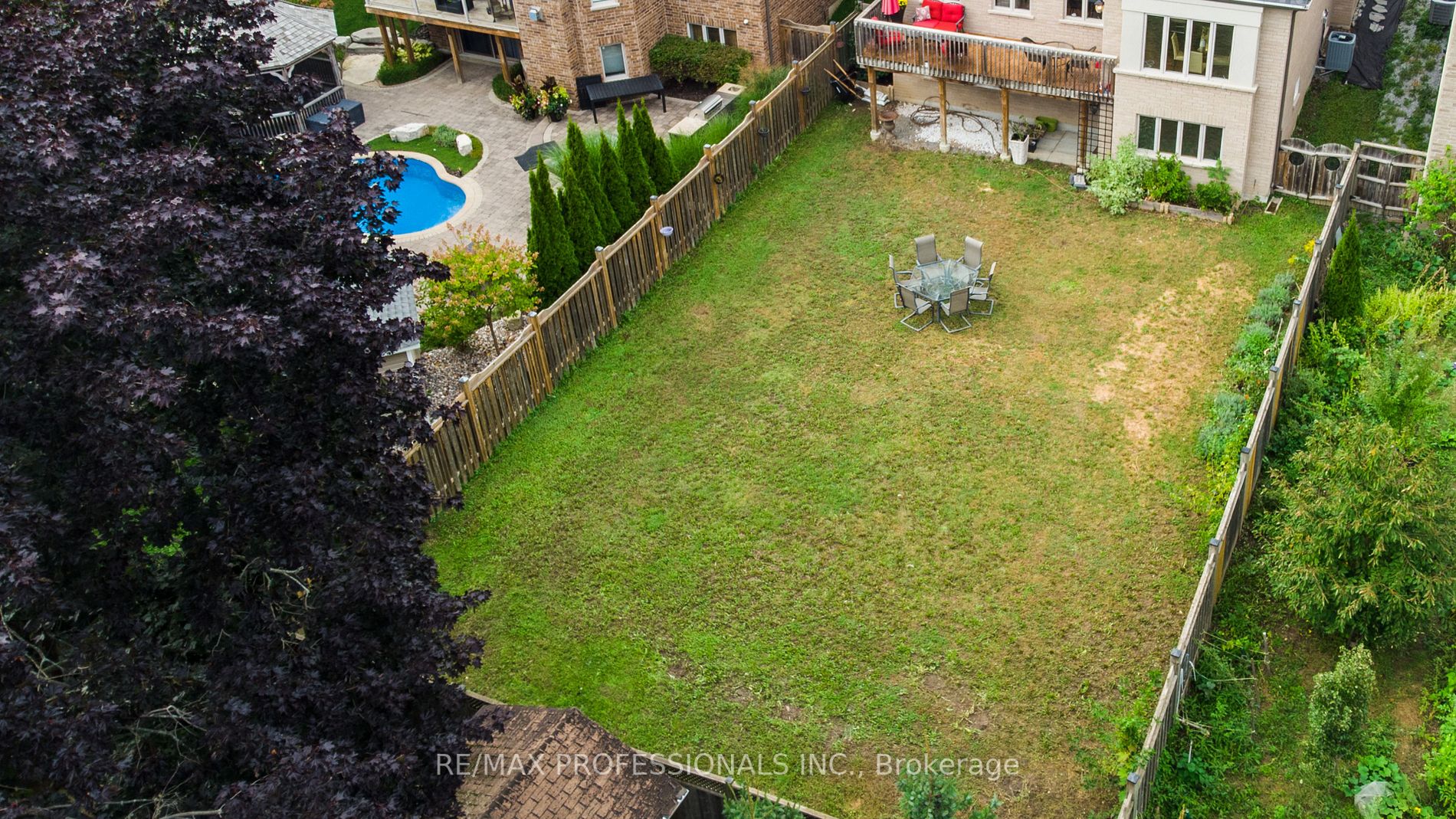 9 Greenlands Court