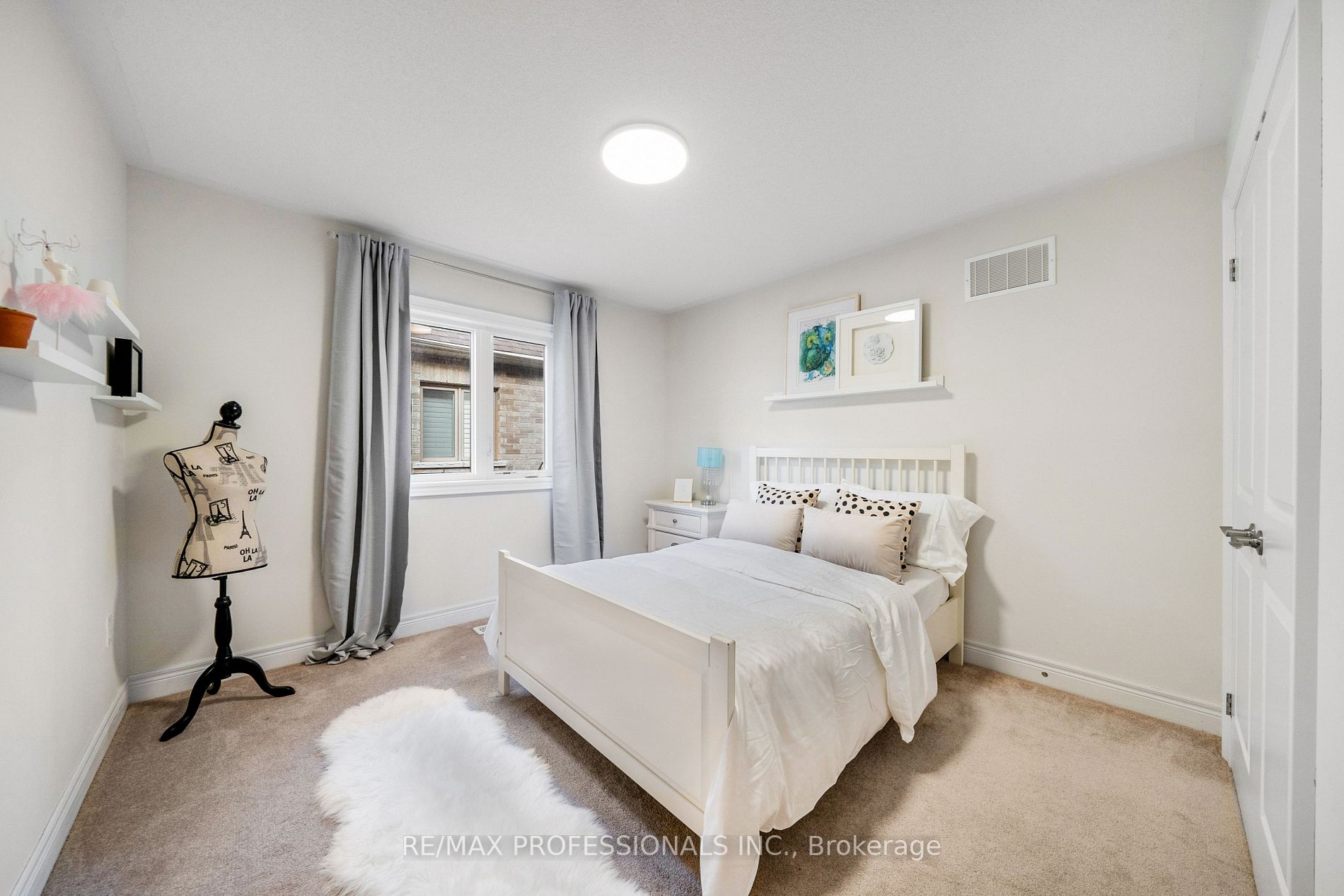 9 Greenlands Court