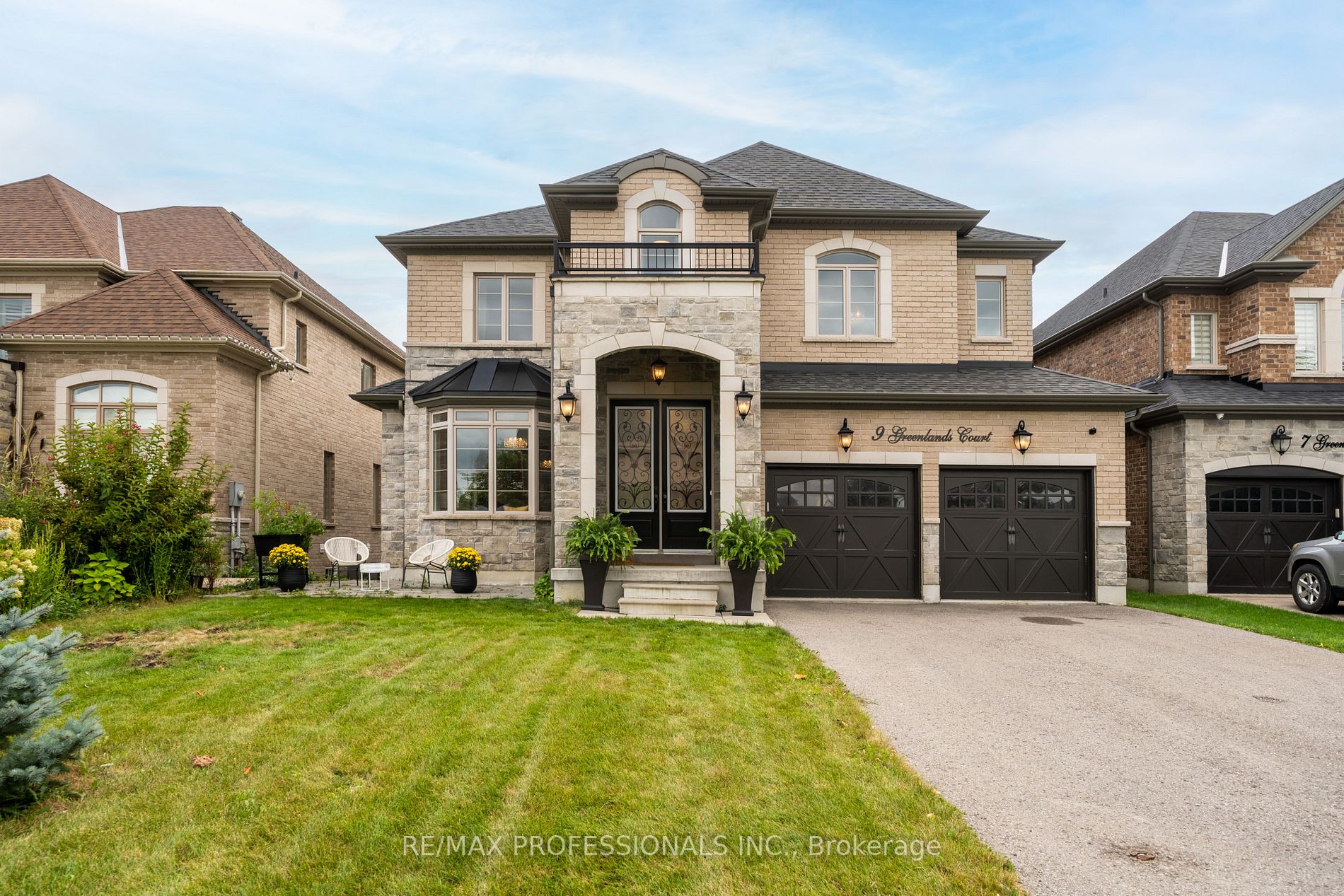9 Greenlands Crt