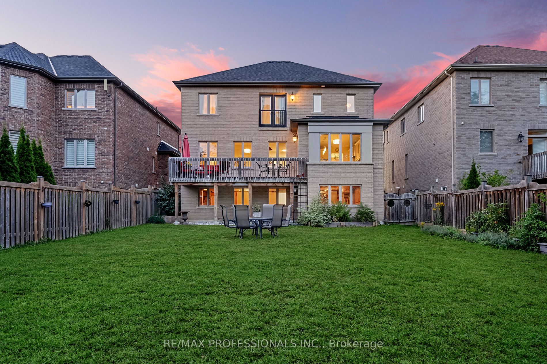 9 Greenlands Court