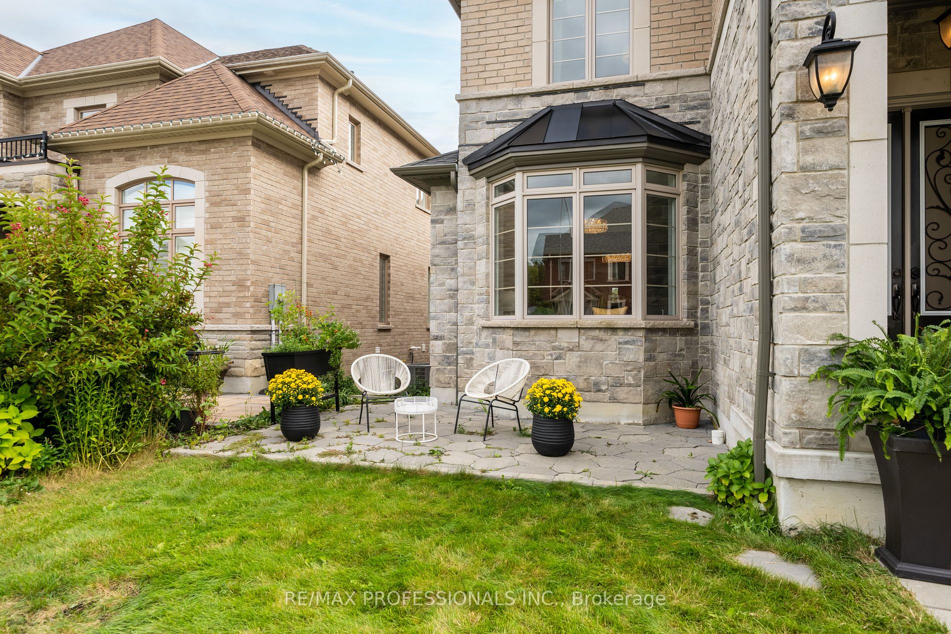 9 Greenlands Court