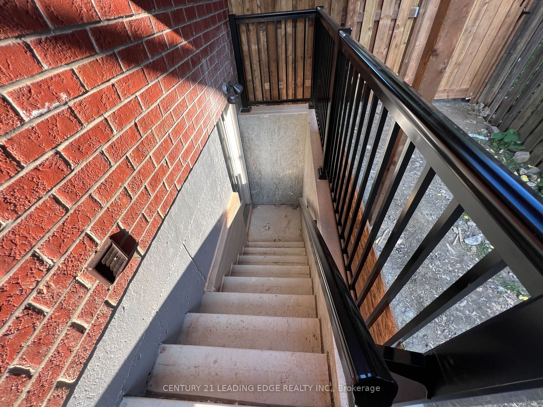 27 Lonsdale Crt