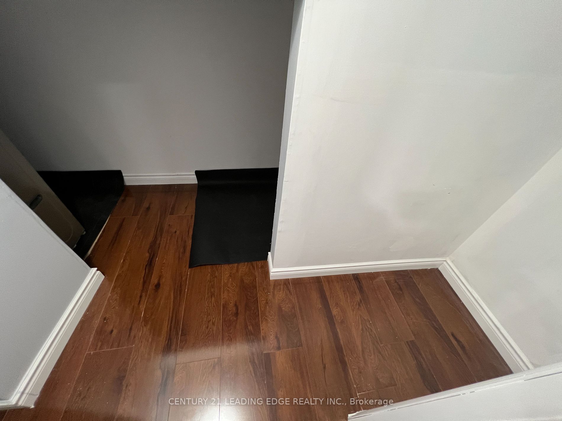 27 Lonsdale Court
