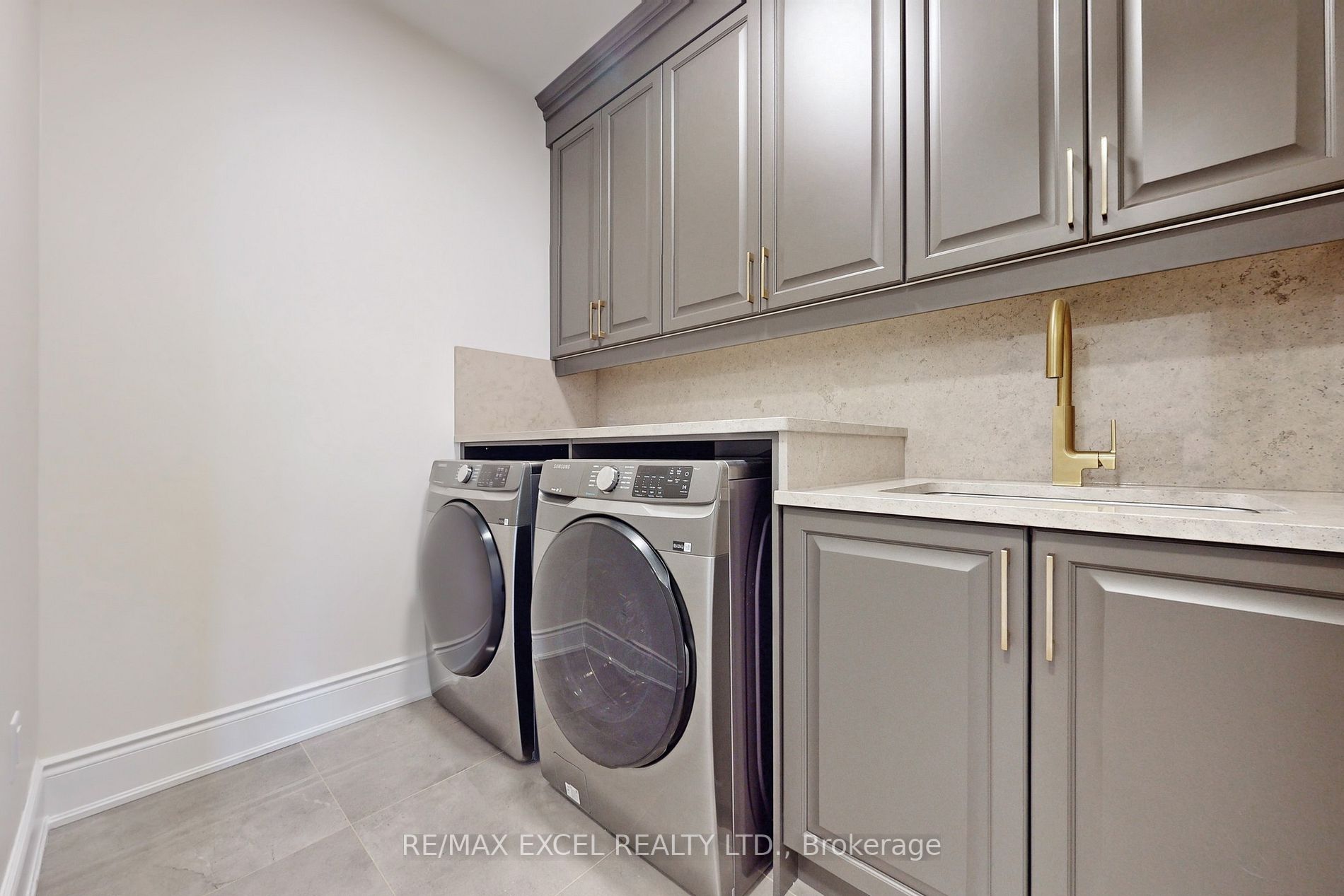 52 Northern Breeze Cres