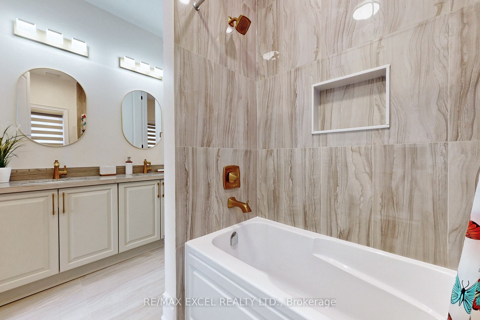 52 Northern Breeze Cres
