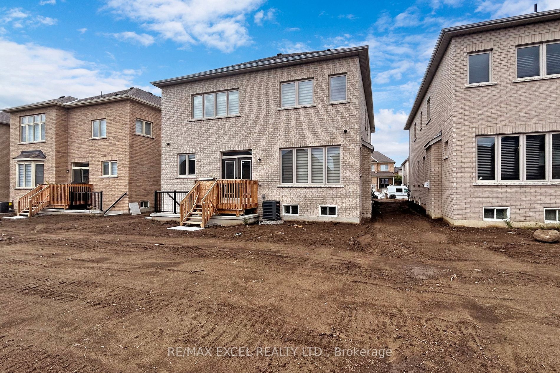 52 Northern Breeze Cres