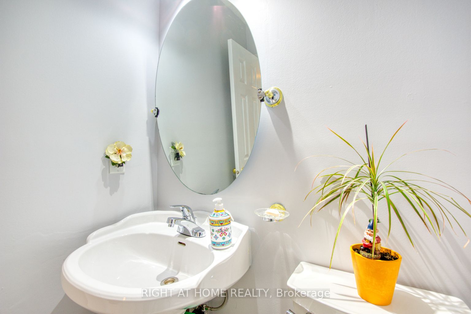 82 Wright Cres