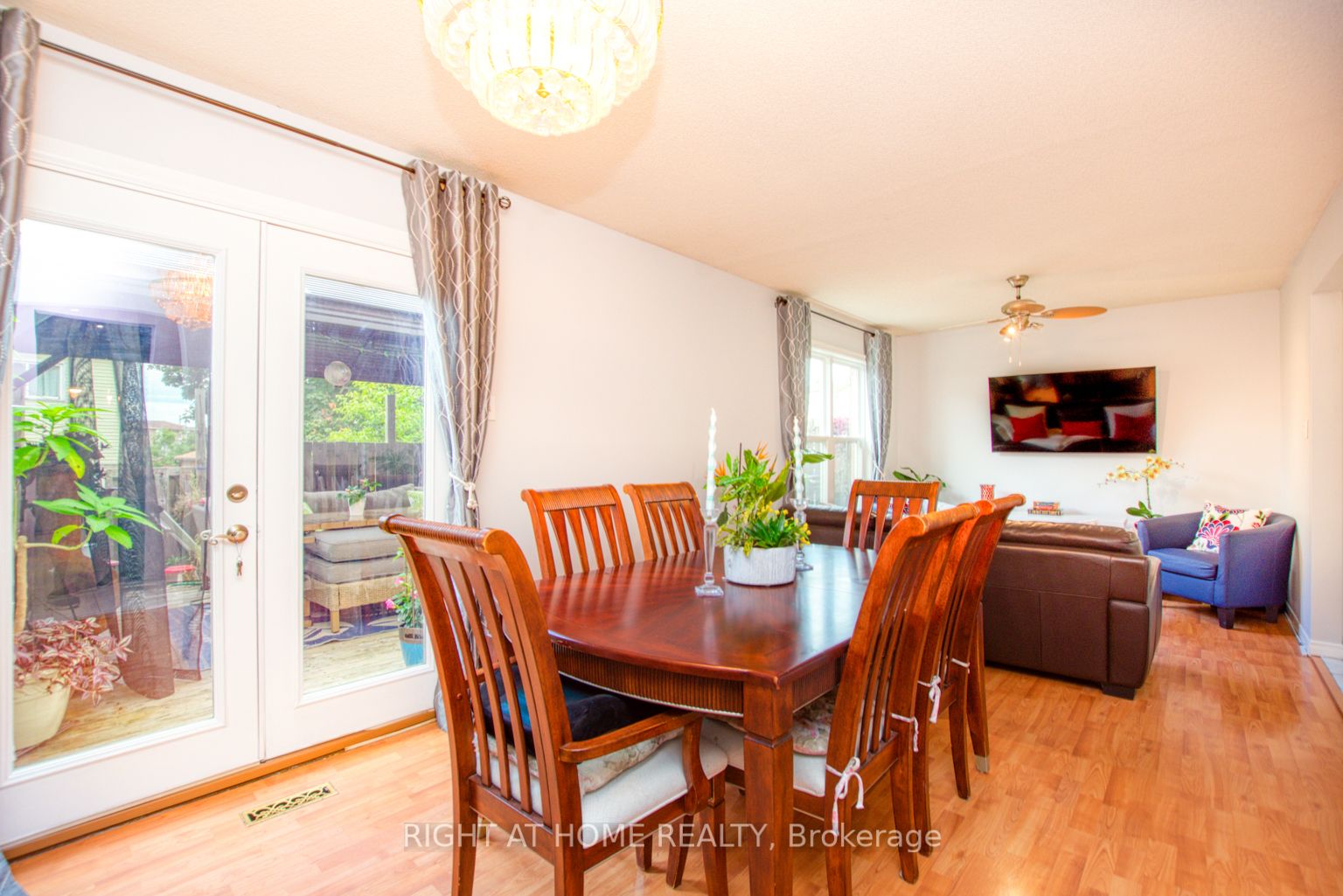 82 Wright Cres