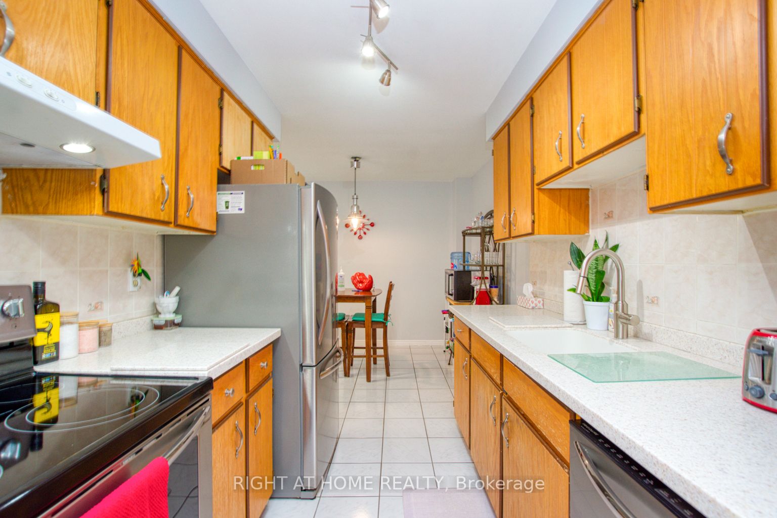 82 Wright Cres