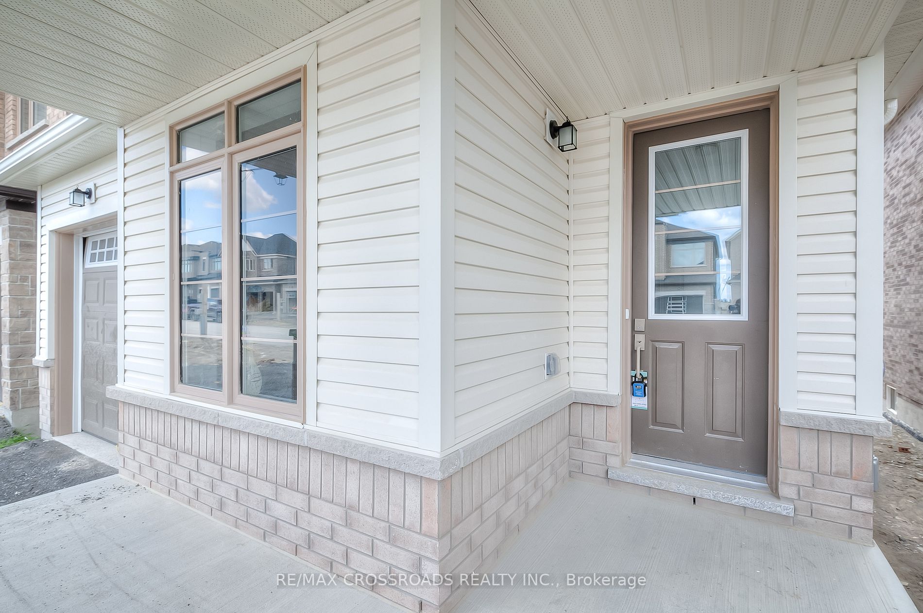 977 Lockie Dr