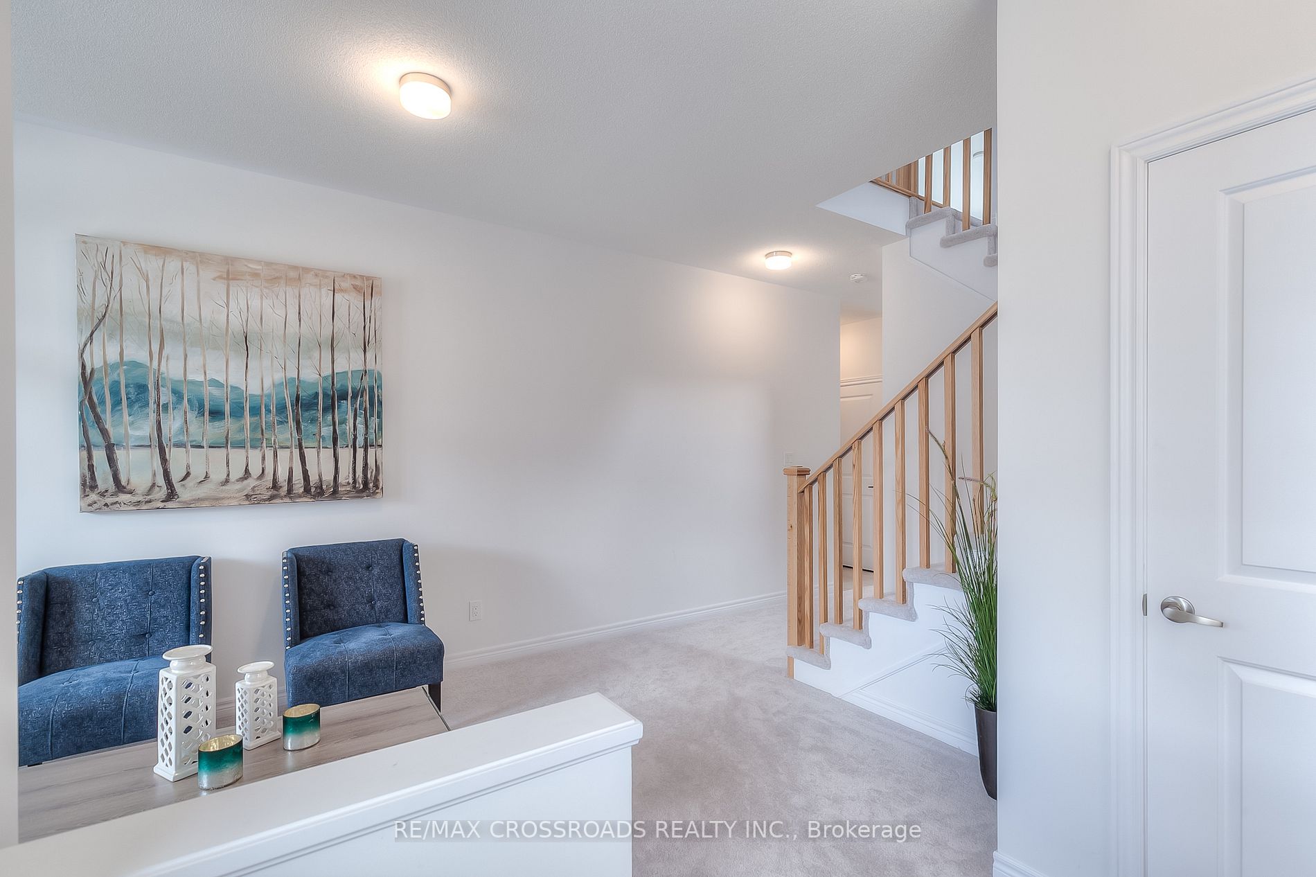 977 Lockie Dr