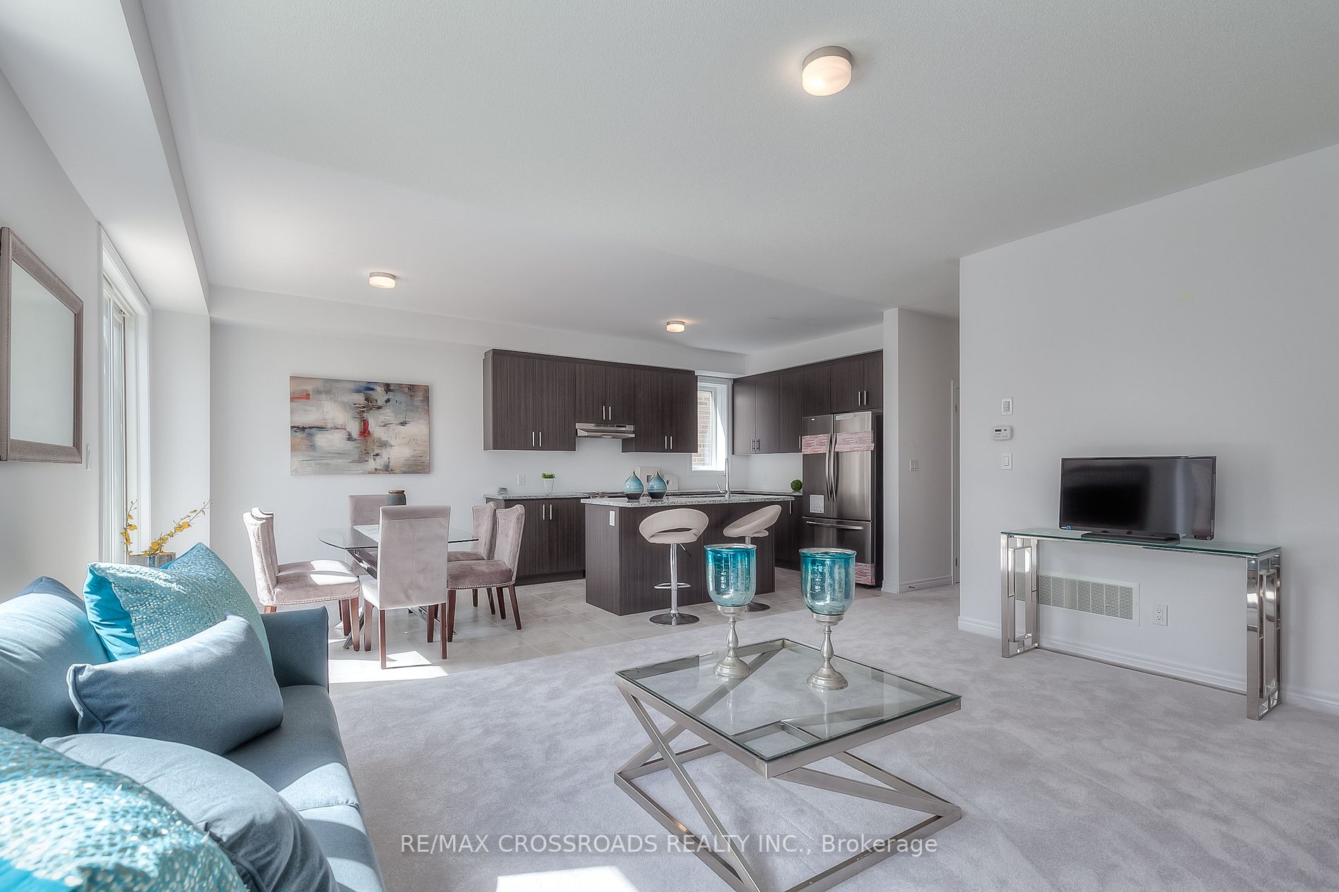 977 Lockie Dr