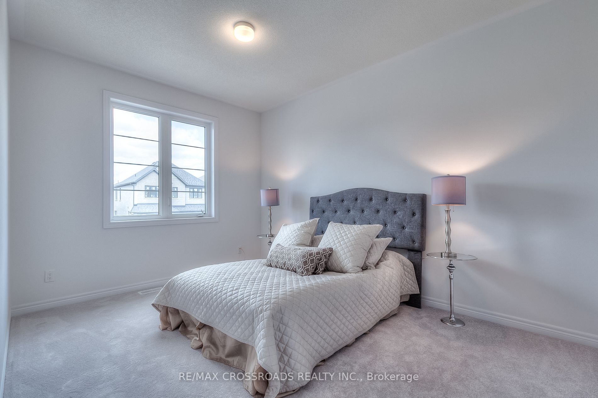 977 Lockie Dr