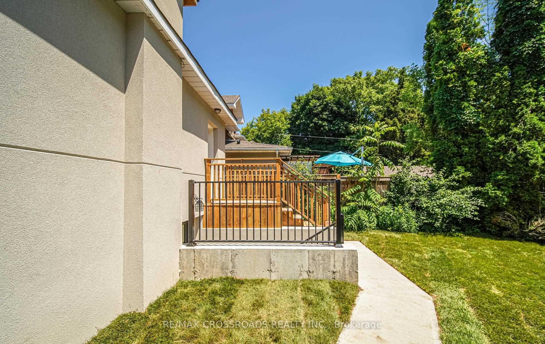91 Mclaughlin Boulevard, #Lower