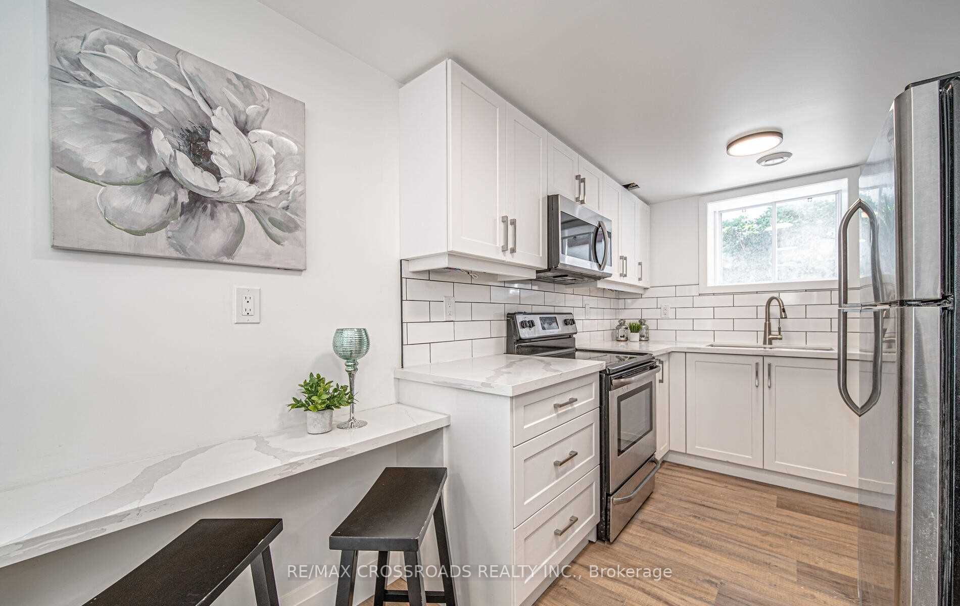 91 Mclaughlin Blvd, #Lower