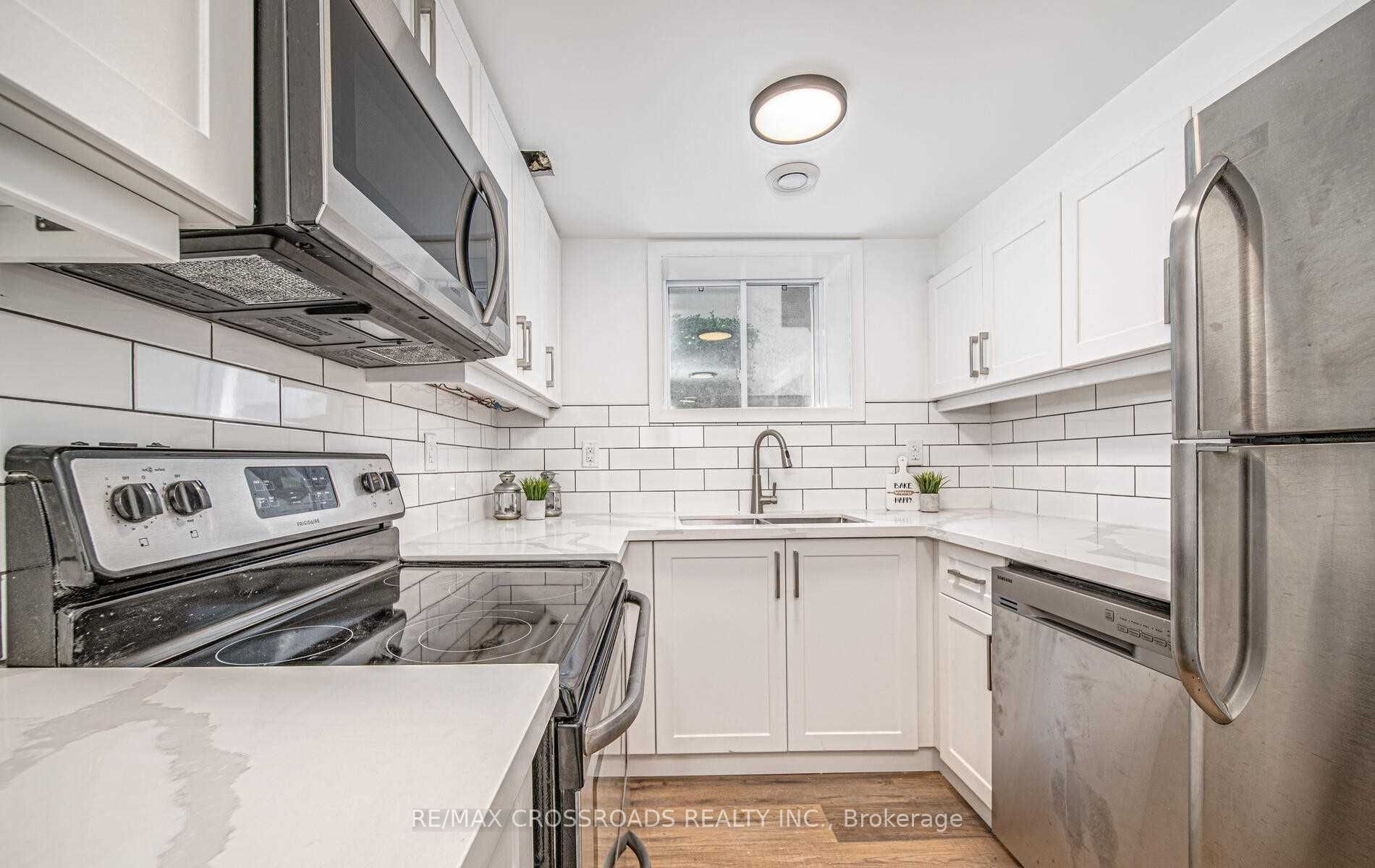 91 Mclaughlin Blvd, #Lower
