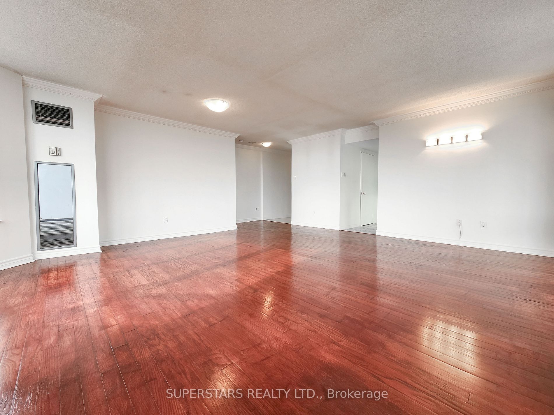 Listing E7002120 - Large Photo # 6
