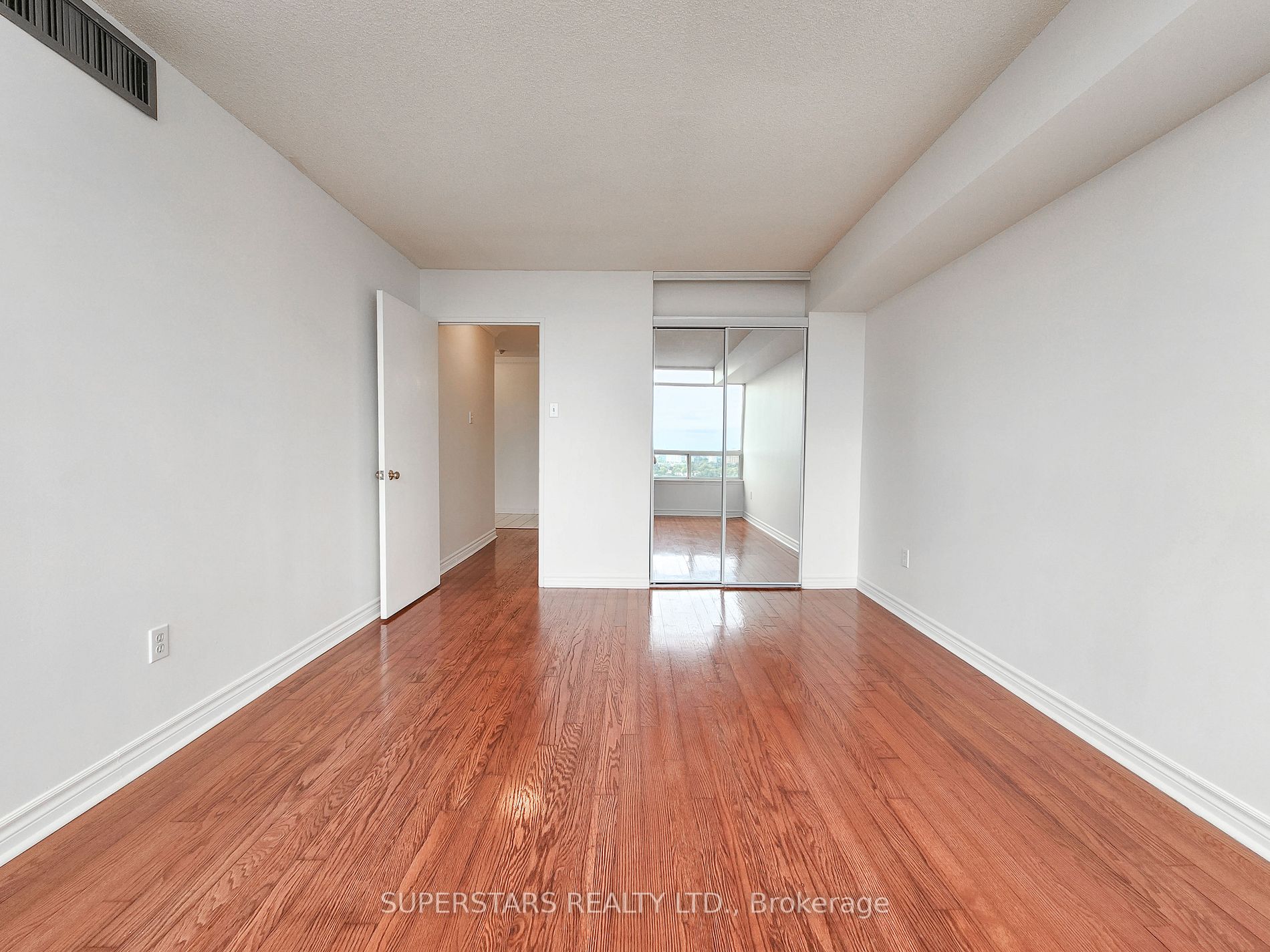 Listing E7002120 - Large Photo # 18