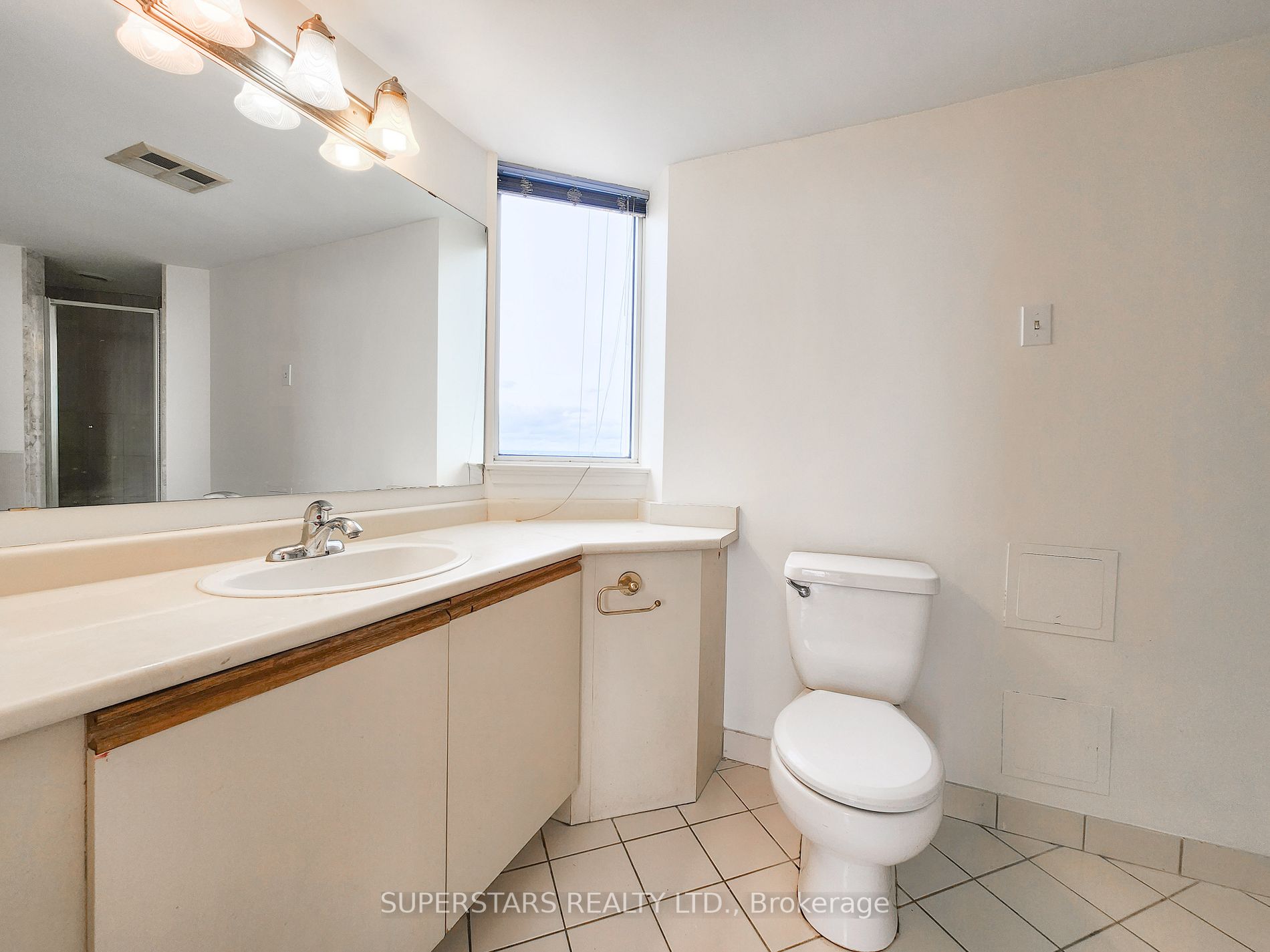 Listing E7002120 - Large Photo # 15
