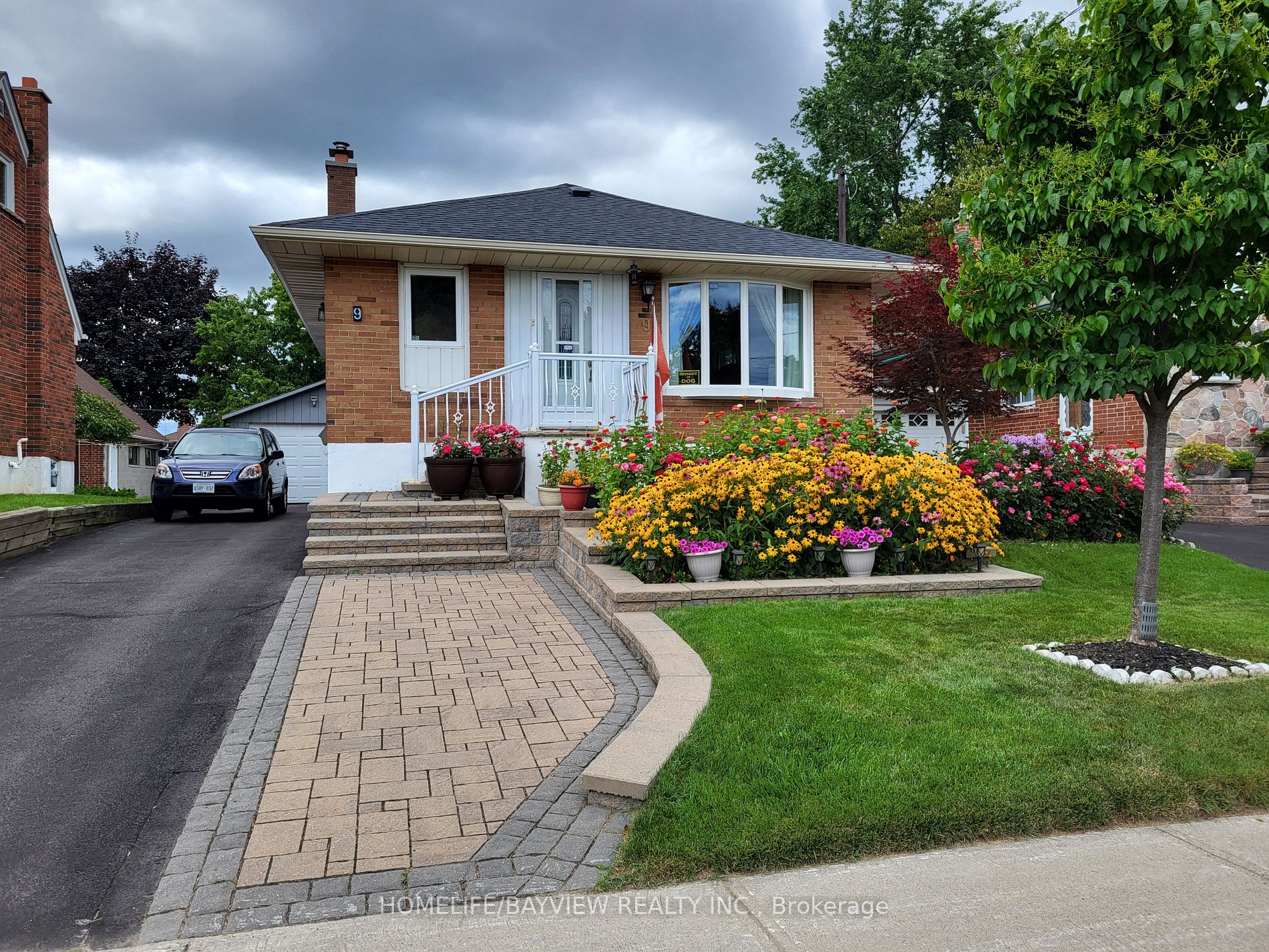 9 Waringstown Dr