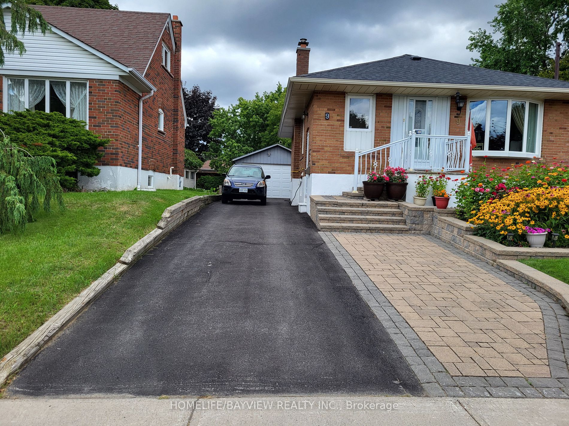 9 Waringstown Dr