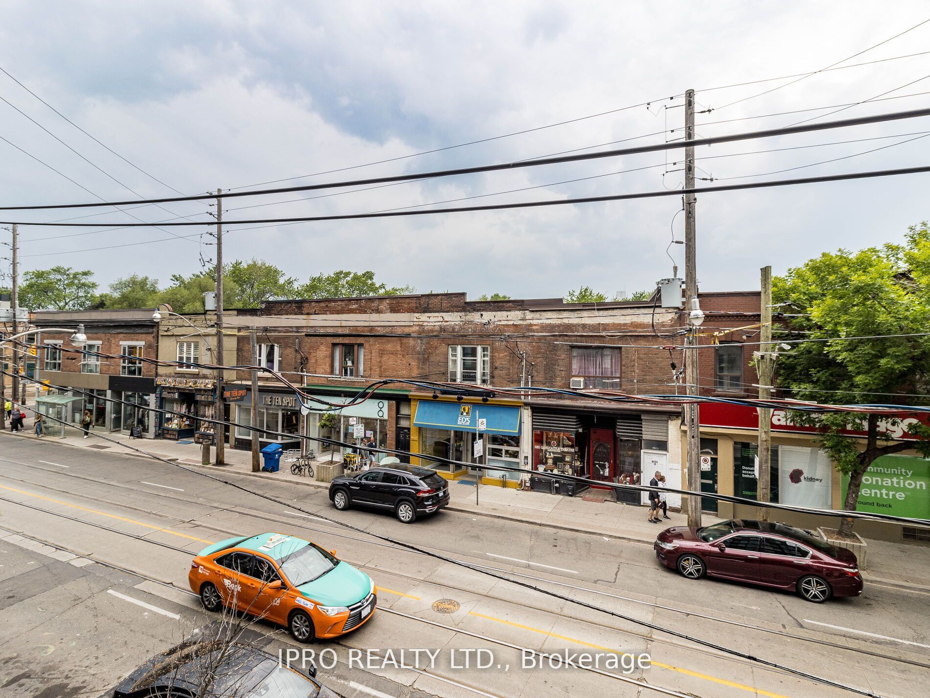 899 Queen St E, #207