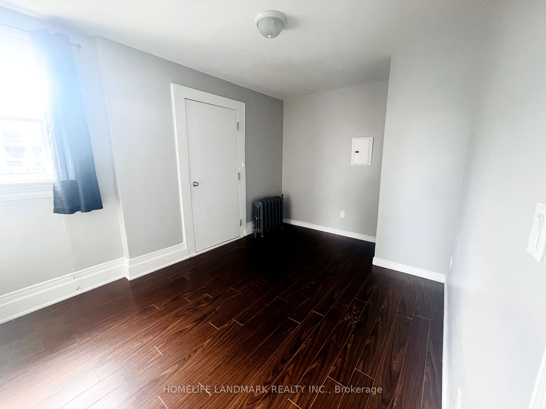 129 Brock St S, #6