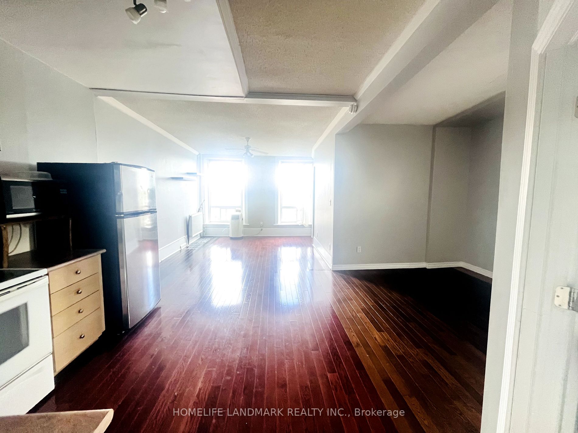 129 Brock St S, #6
