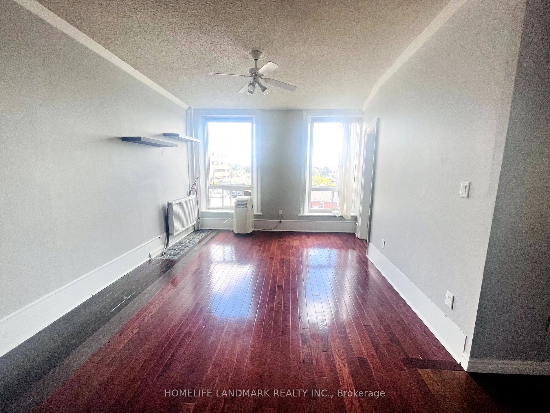 129 Brock St S, #6