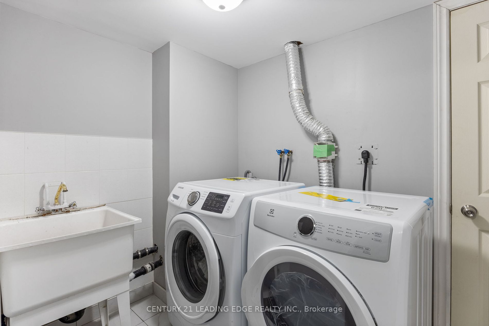 109 Angier Cres