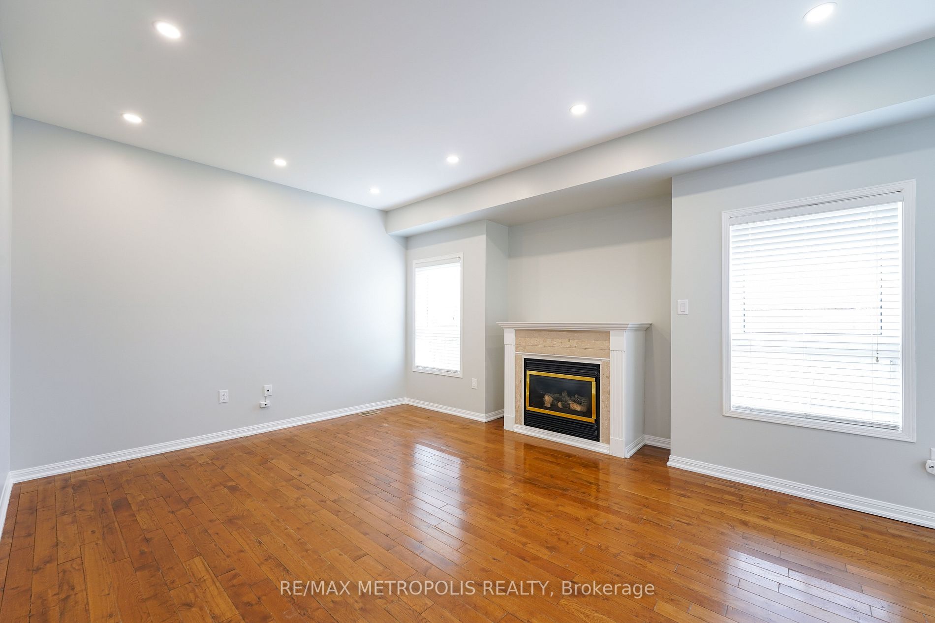 1556 Grandview St N, #Upper