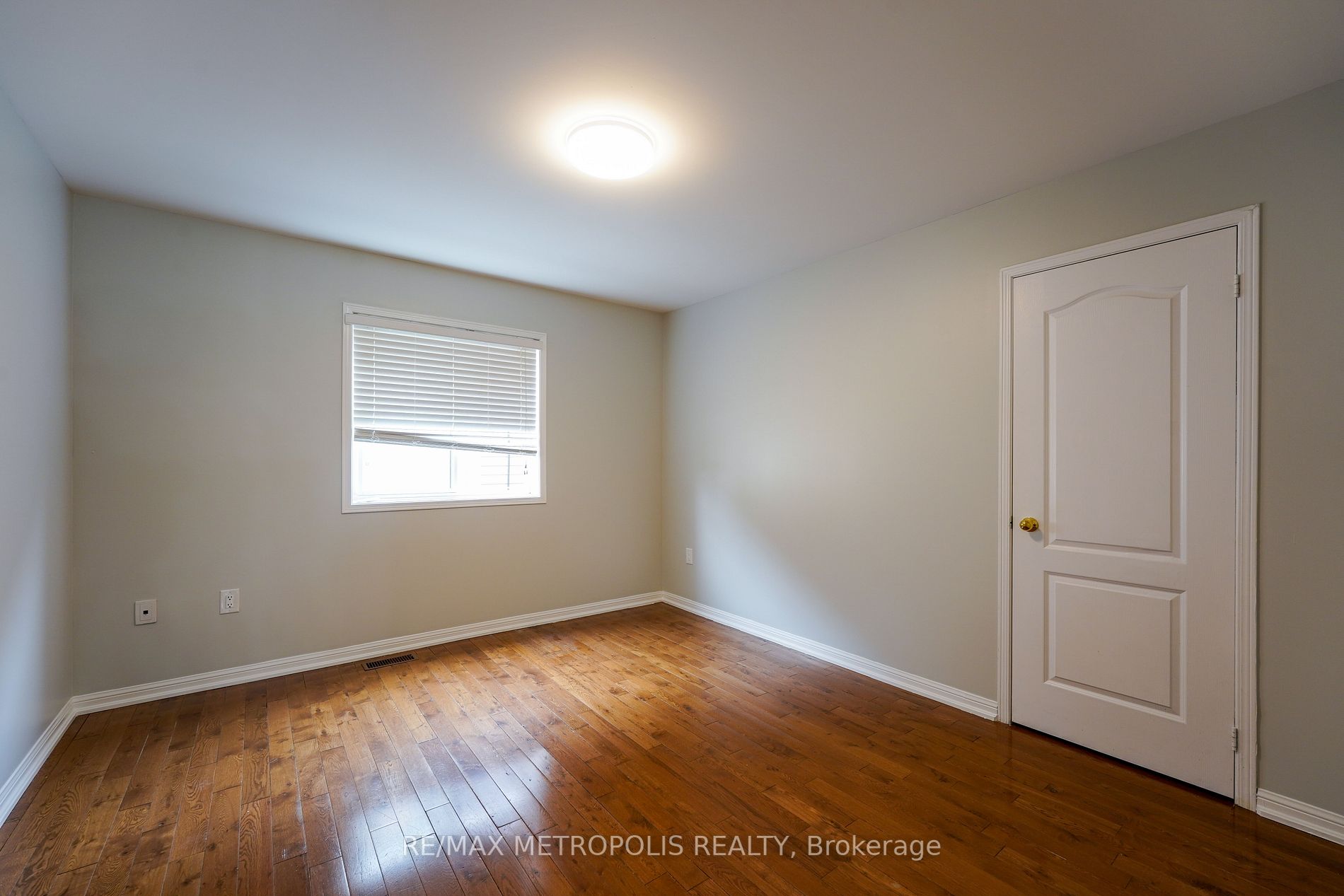 1556 Grandview St N, #Upper