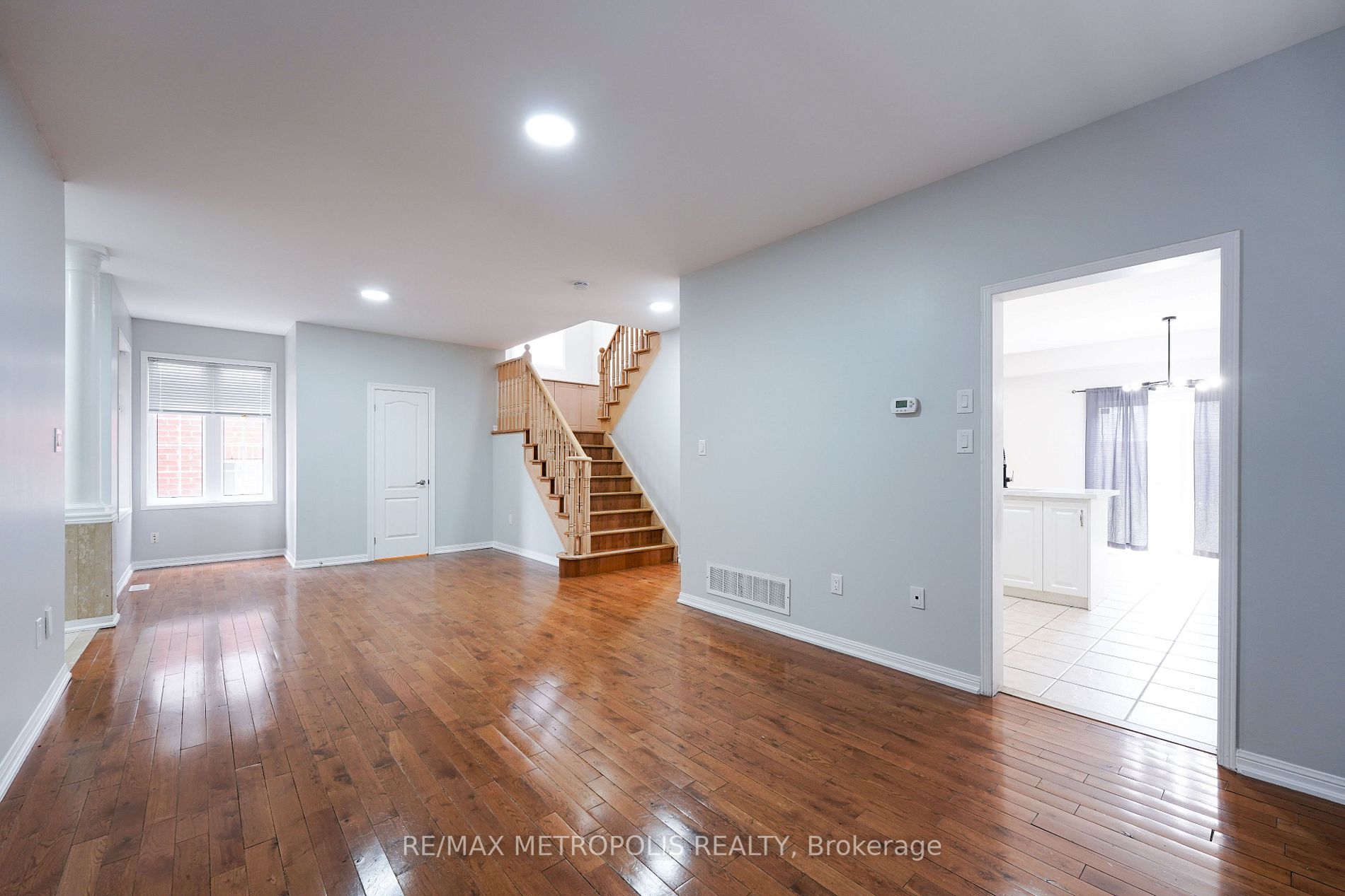 1556 Grandview St N, #Upper