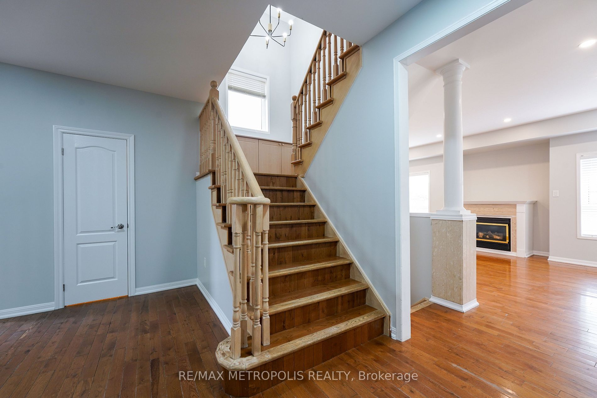 1556 Grandview St N, #Upper
