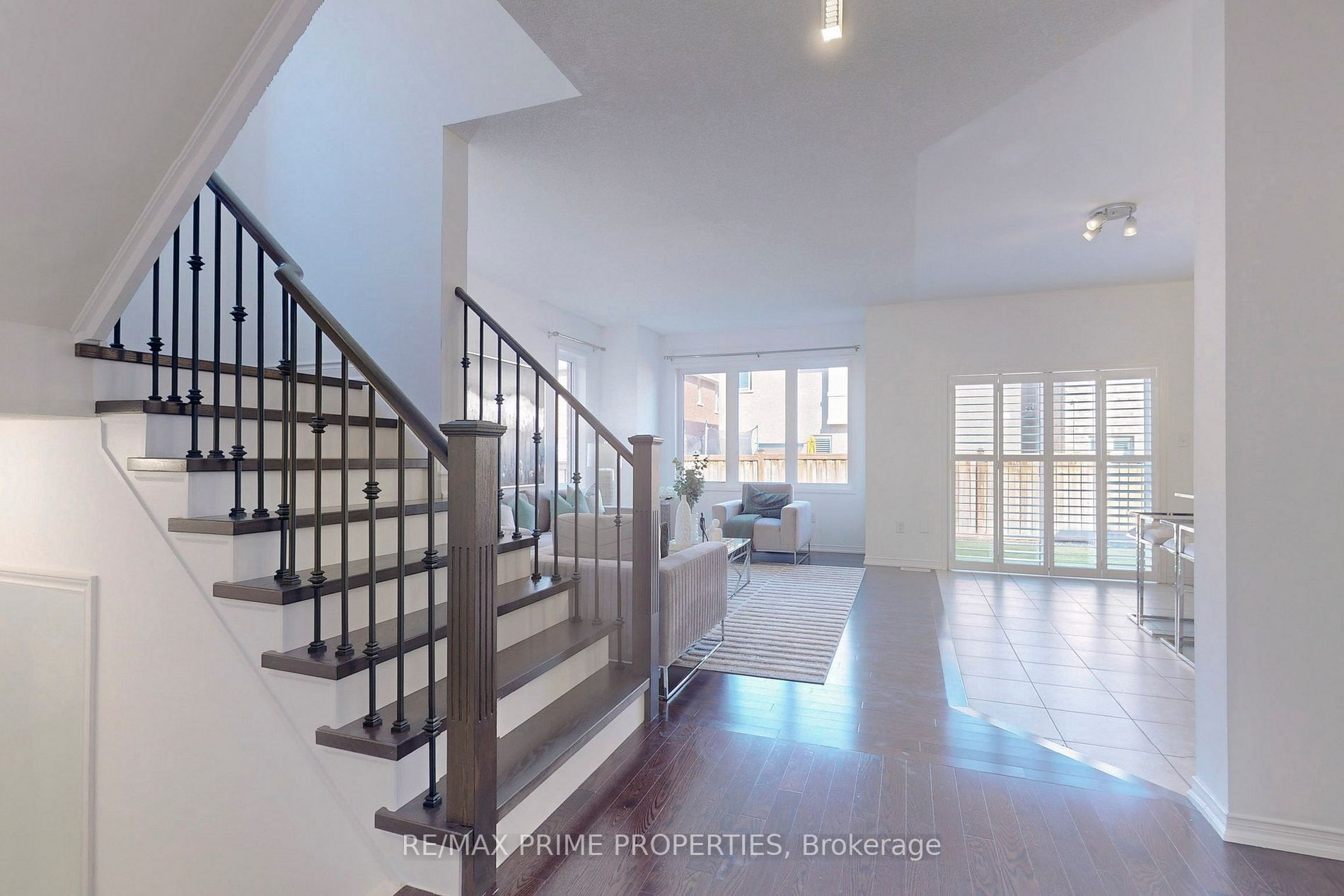 12 Raithby Crescent