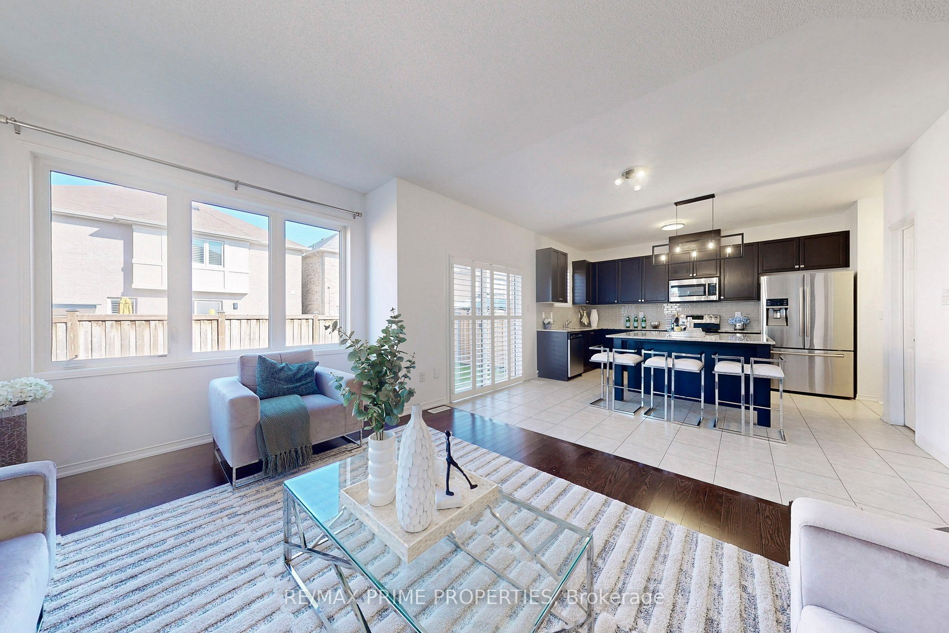 12 Raithby Crescent
