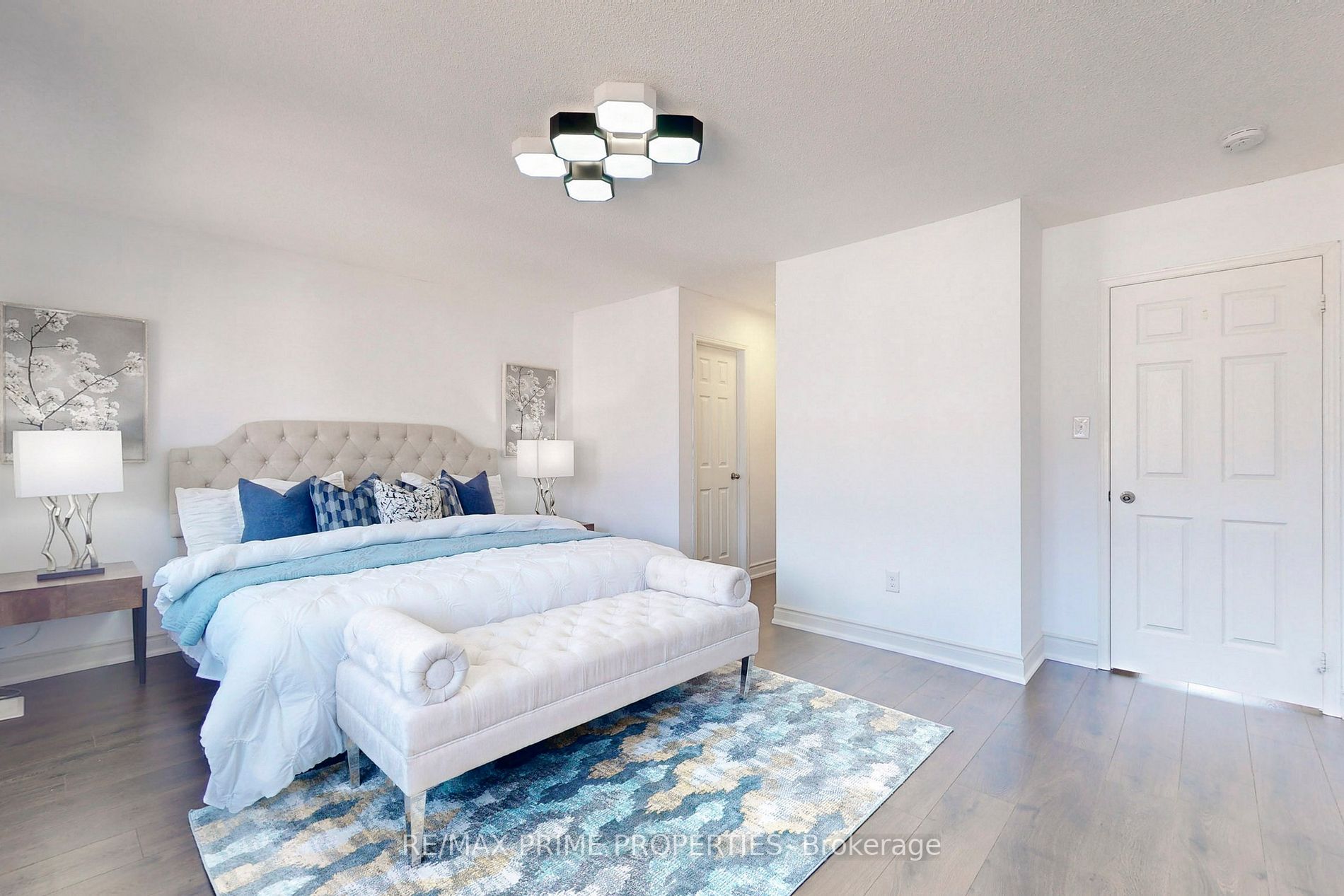 12 Raithby Crescent