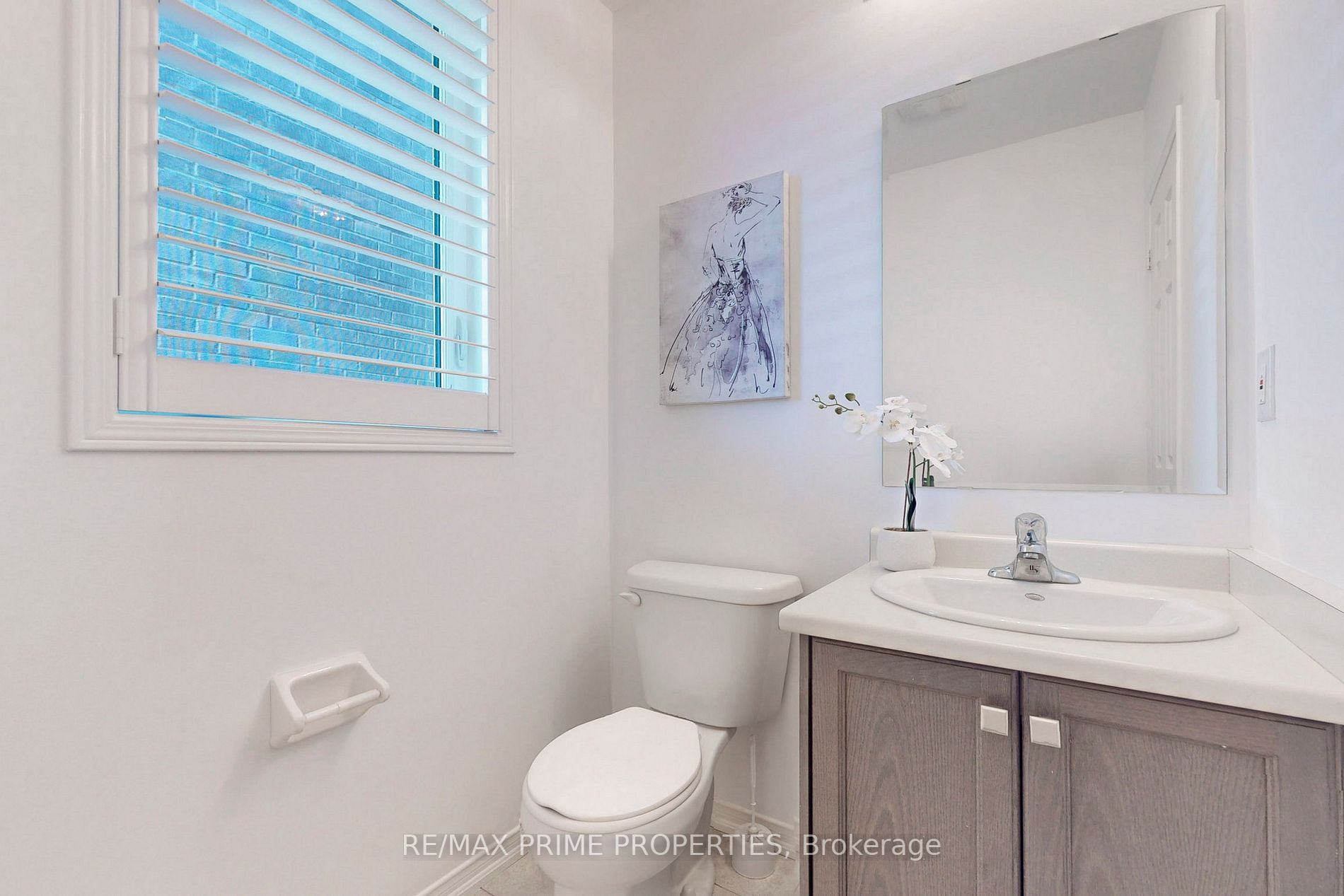 12 Raithby Crescent