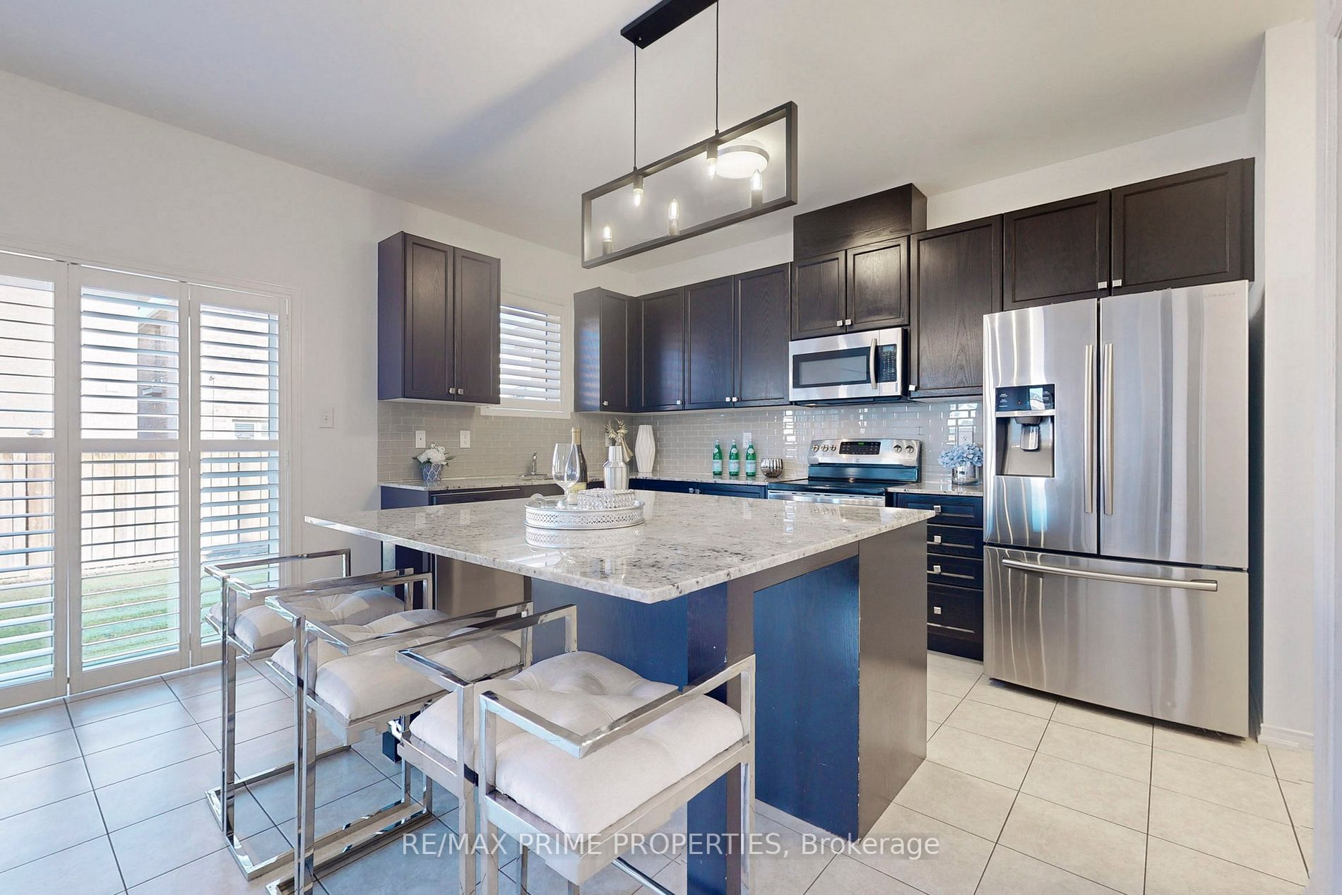 12 Raithby Crescent