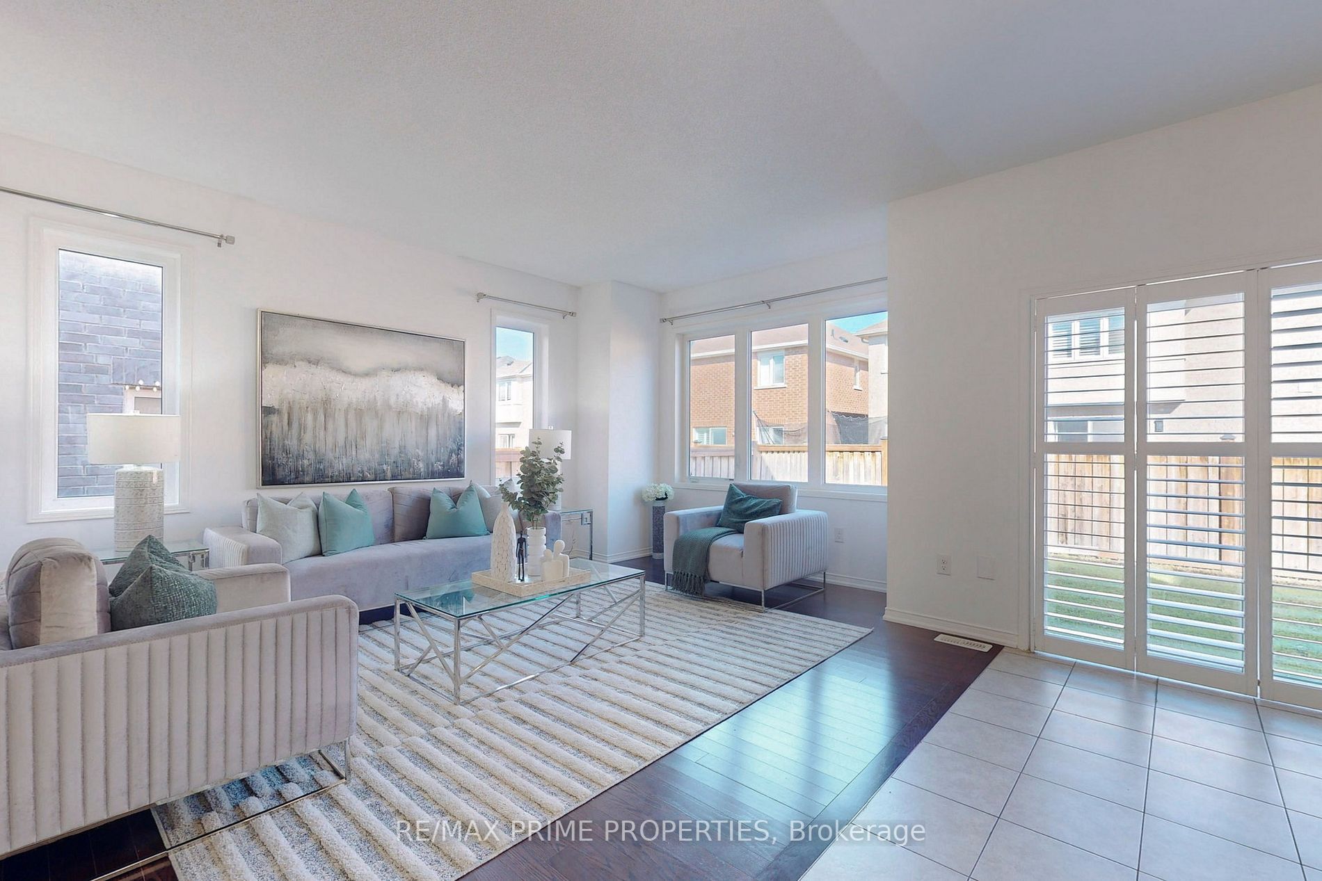 12 Raithby Cres