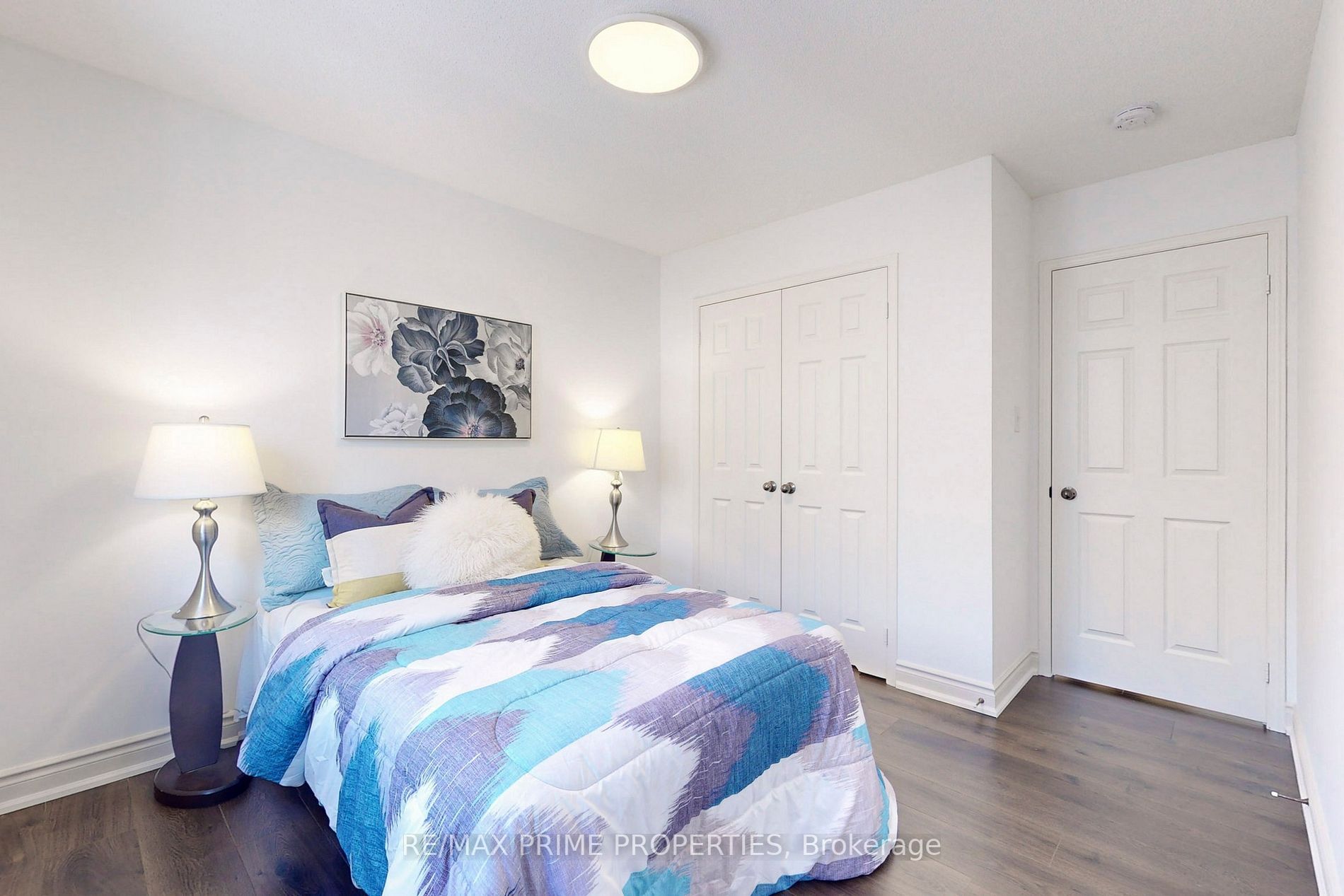 12 Raithby Crescent