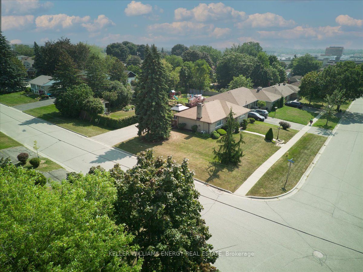 83 Harris Avenue